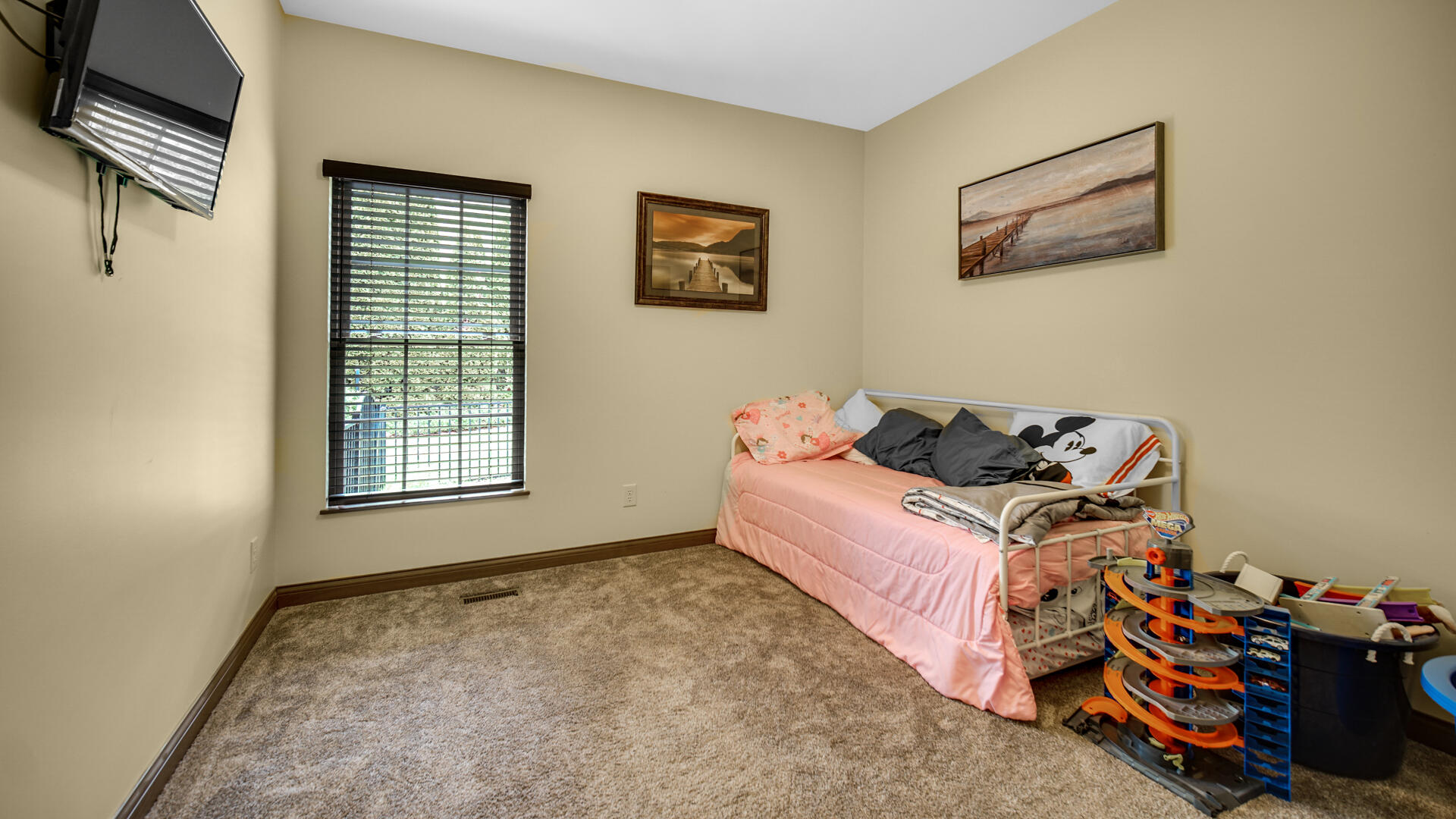60 N Prairie Parkway, Valparaiso, IN 46385; Image #17