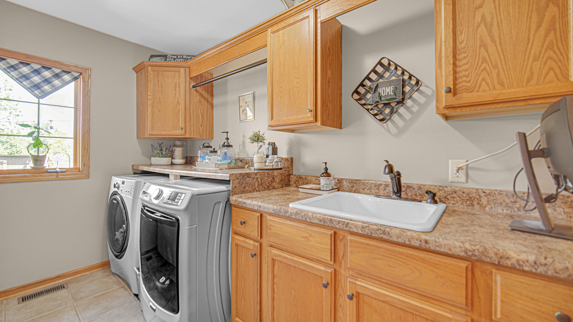 628 Fawn Circle, Lowell, IN 46356; Image #15