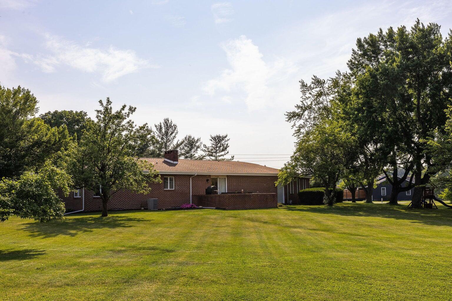 197 W 700 N, Valparaiso, IN 46385; Image #22