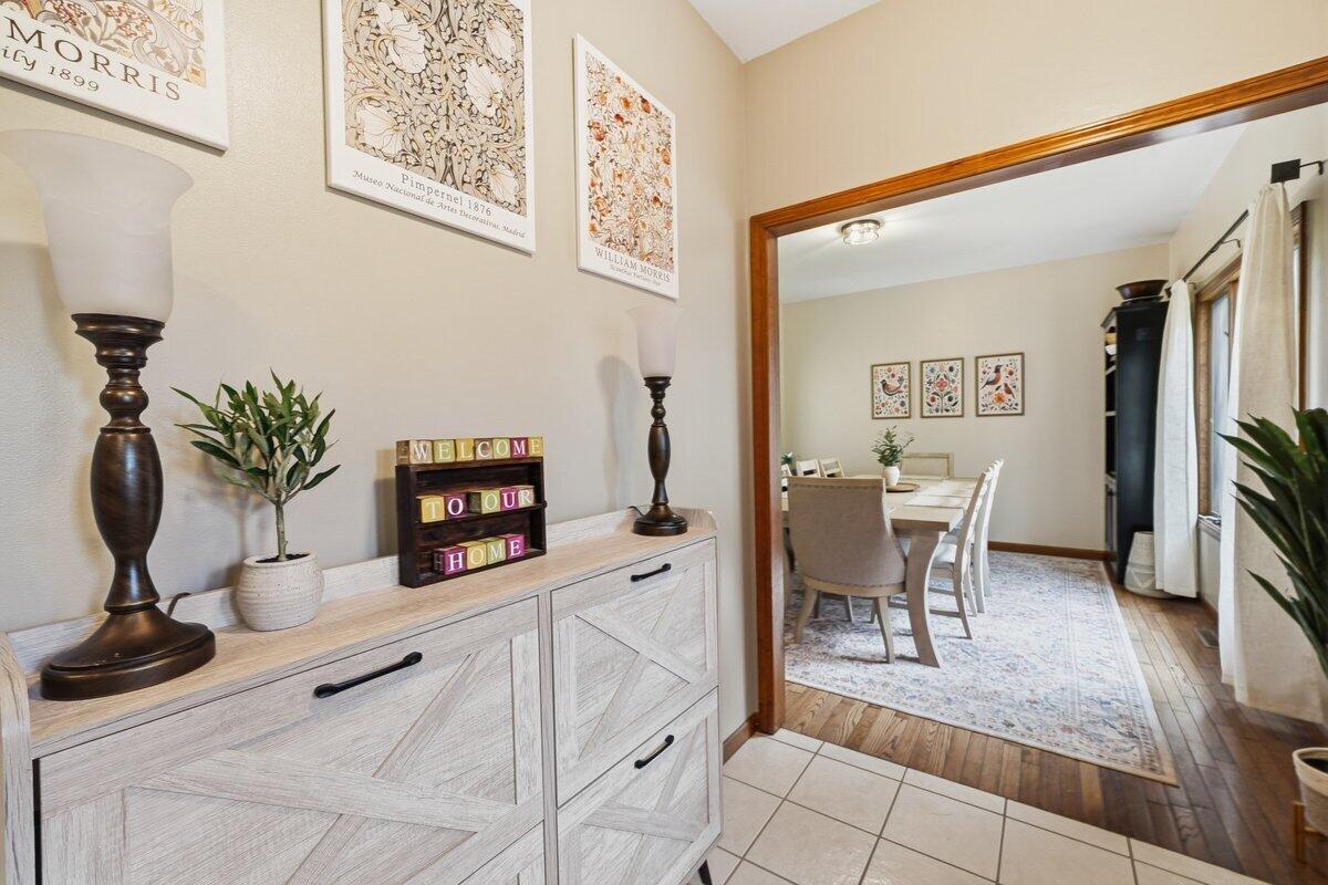 5204 Woodmere Court, Valparaiso, IN 46383; Image #5