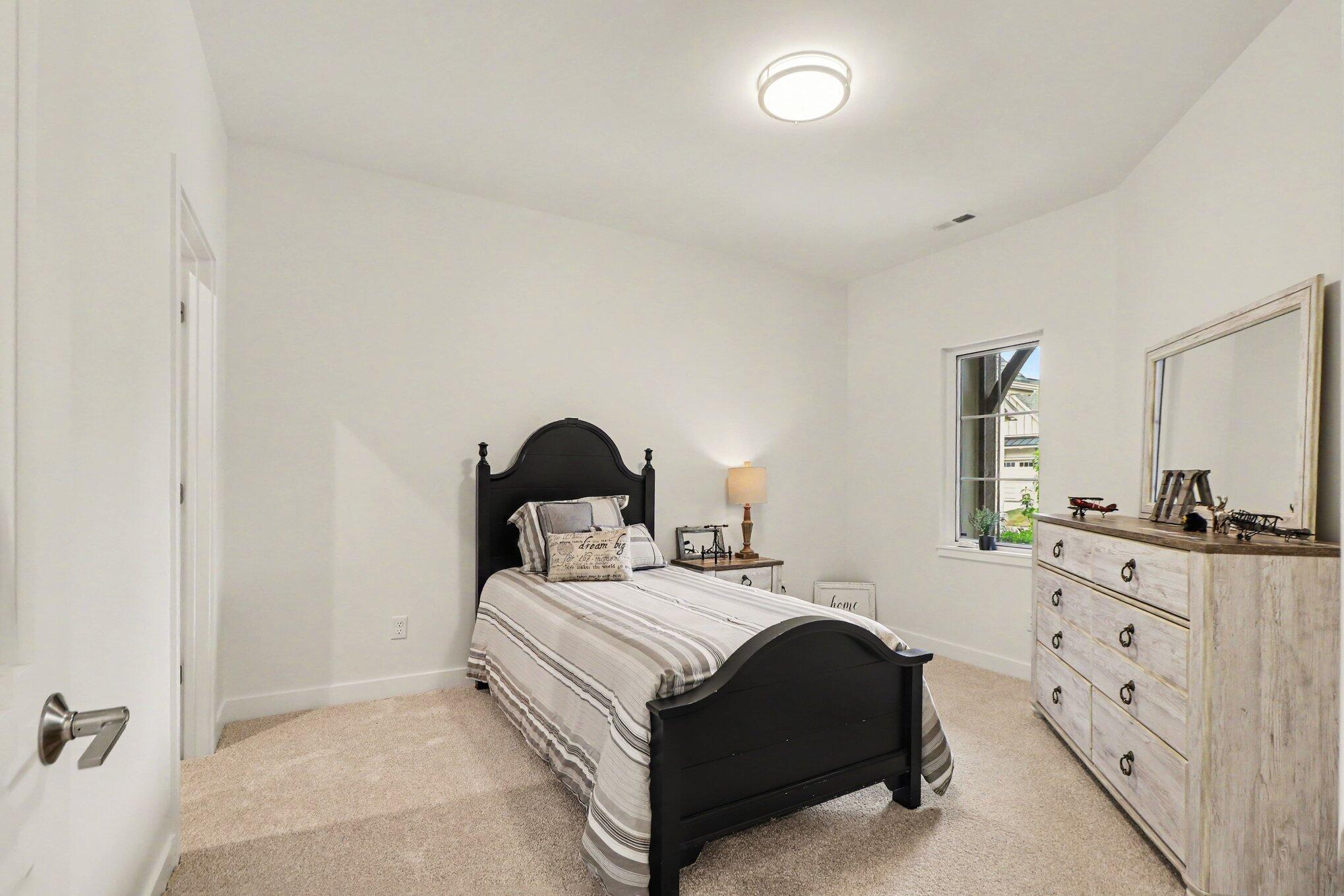 1905 E Woodglen Circle, Valparaiso, IN 46383; Image #9