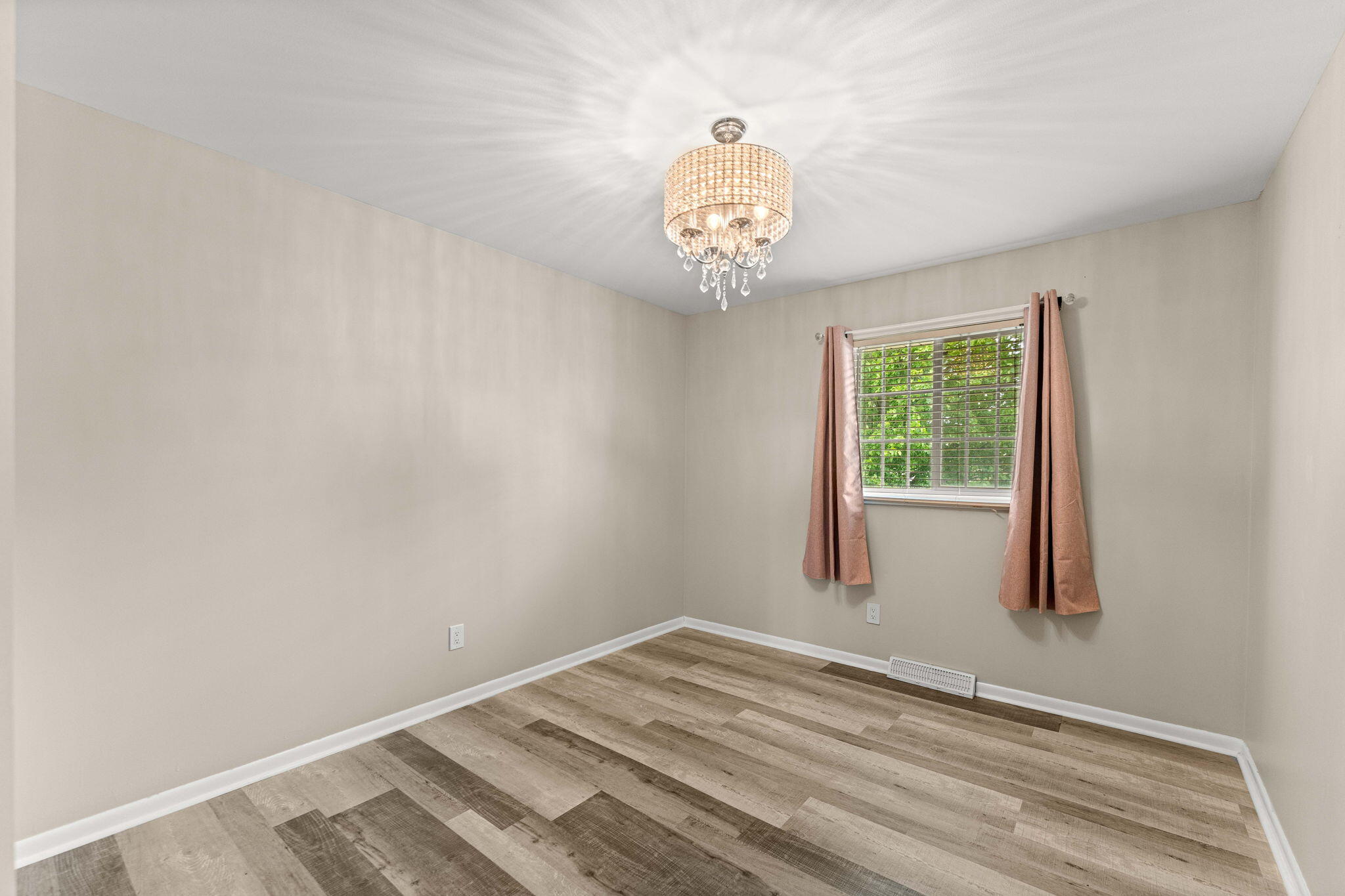 9138 Southmoor Avenue, Highland, IN 46322; Image #13