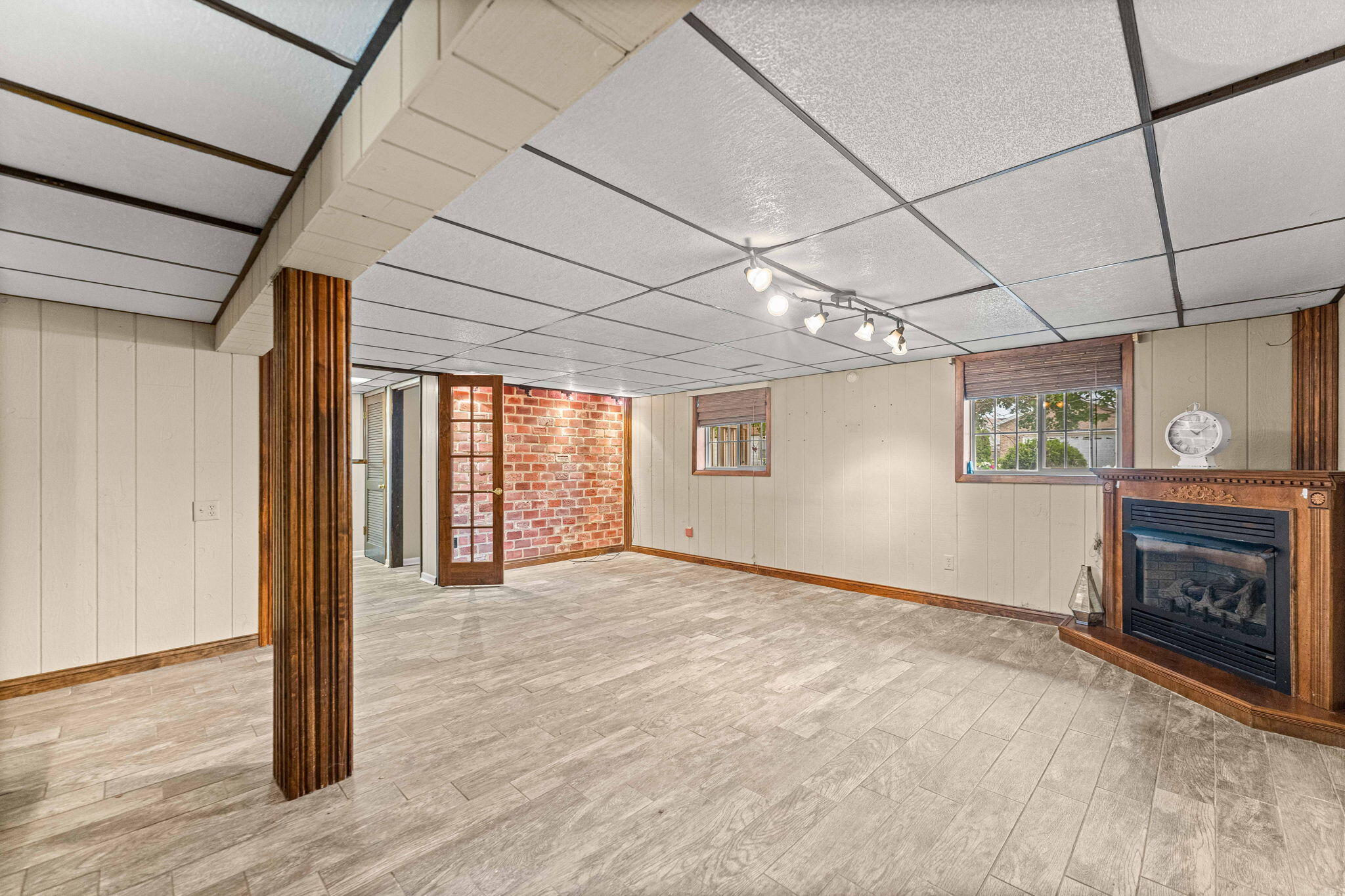 9138 Southmoor Avenue, Highland, IN 46322; Image #19