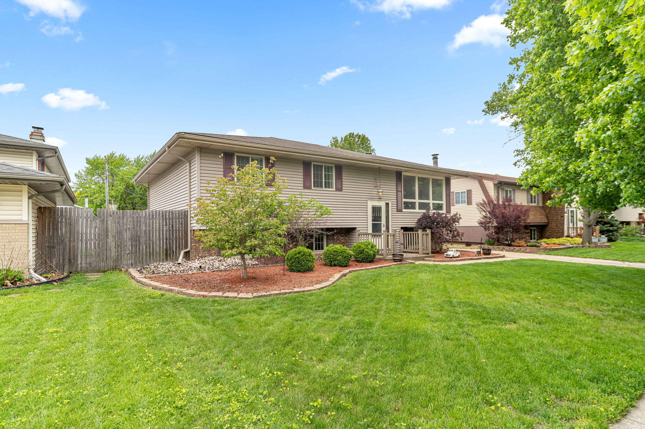 9138 Southmoor Avenue, Highland, IN 46322; Image #2