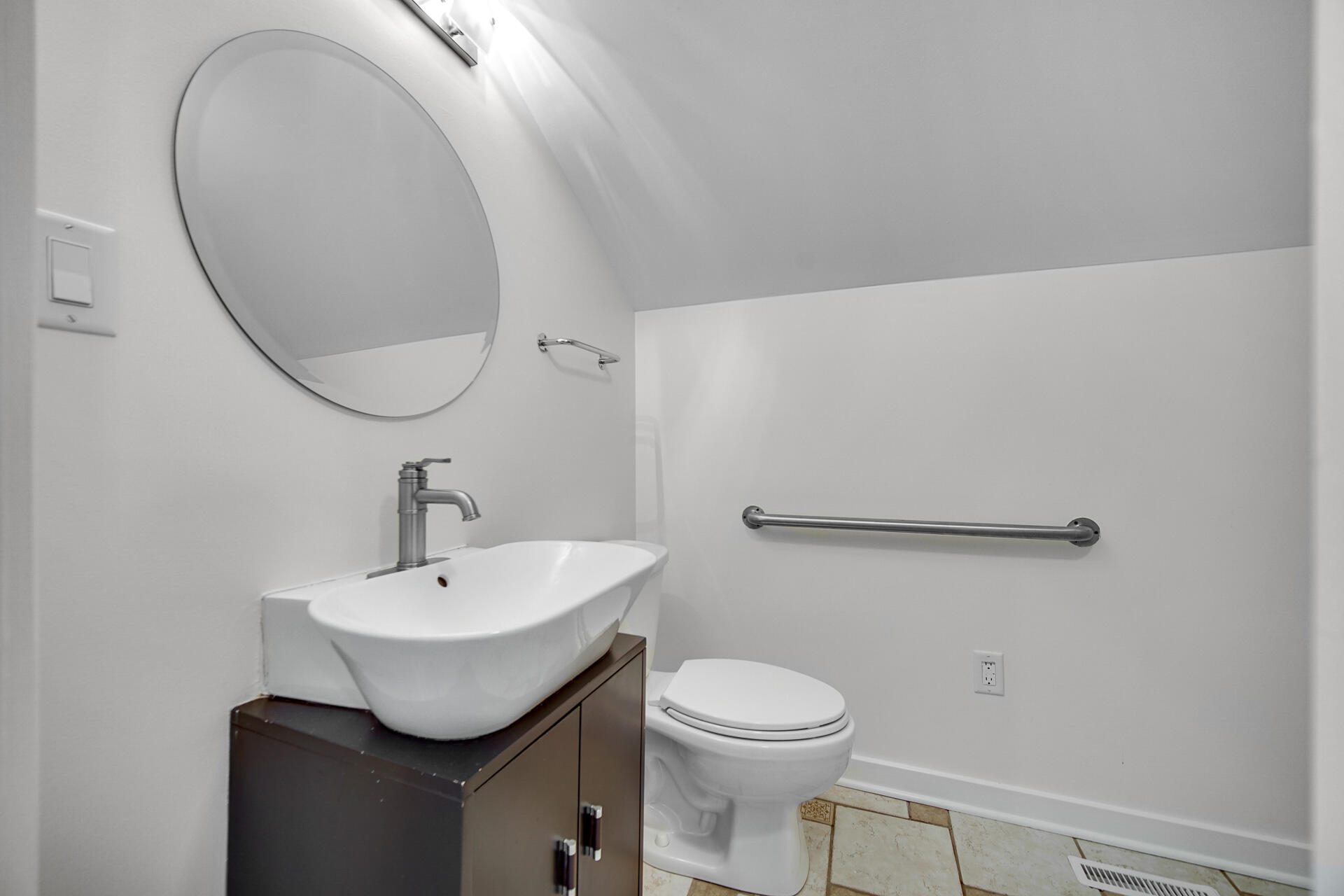 838 N 200 W, Valparaiso, IN 46385; Image #29