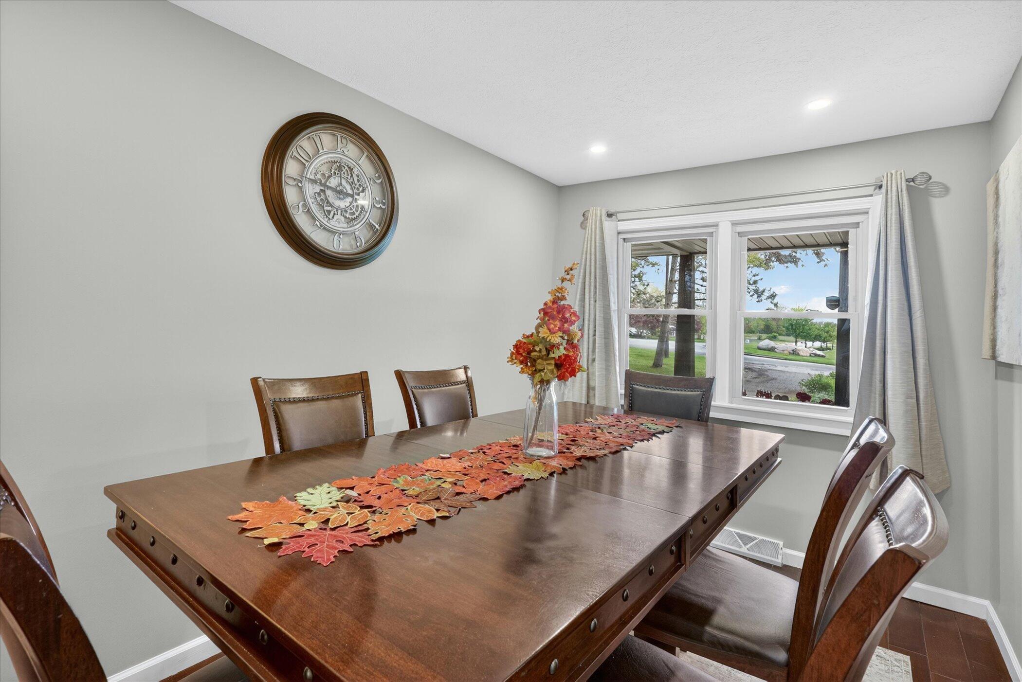54851 N Pine Road, South Bend, IN 46628; Image #12
