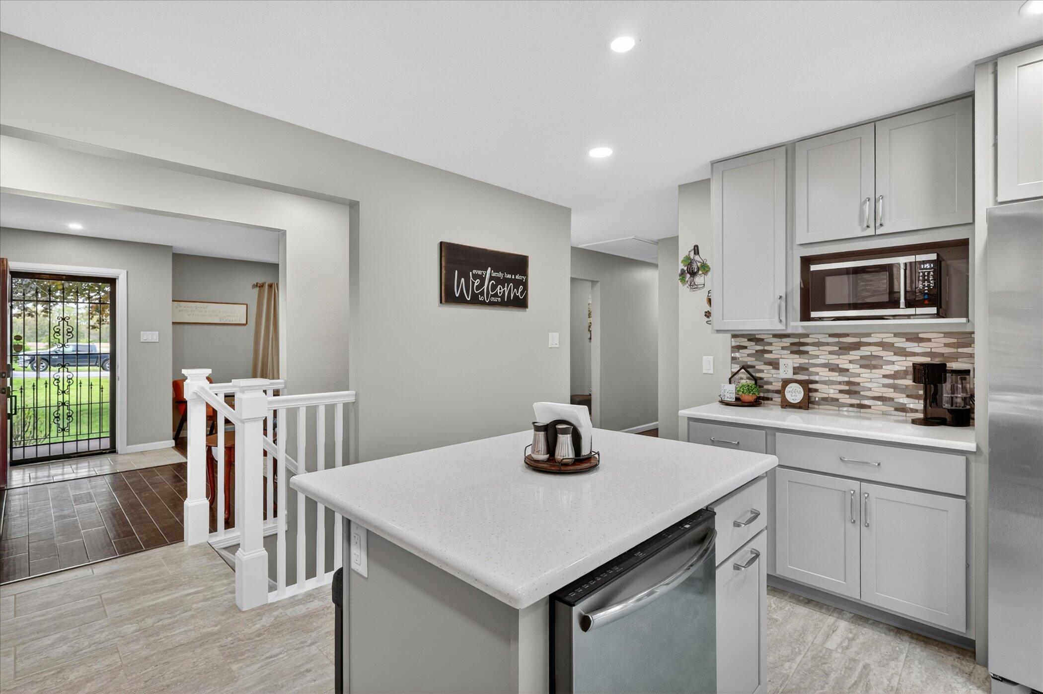 54851 N Pine Road, South Bend, IN 46628; Image #17