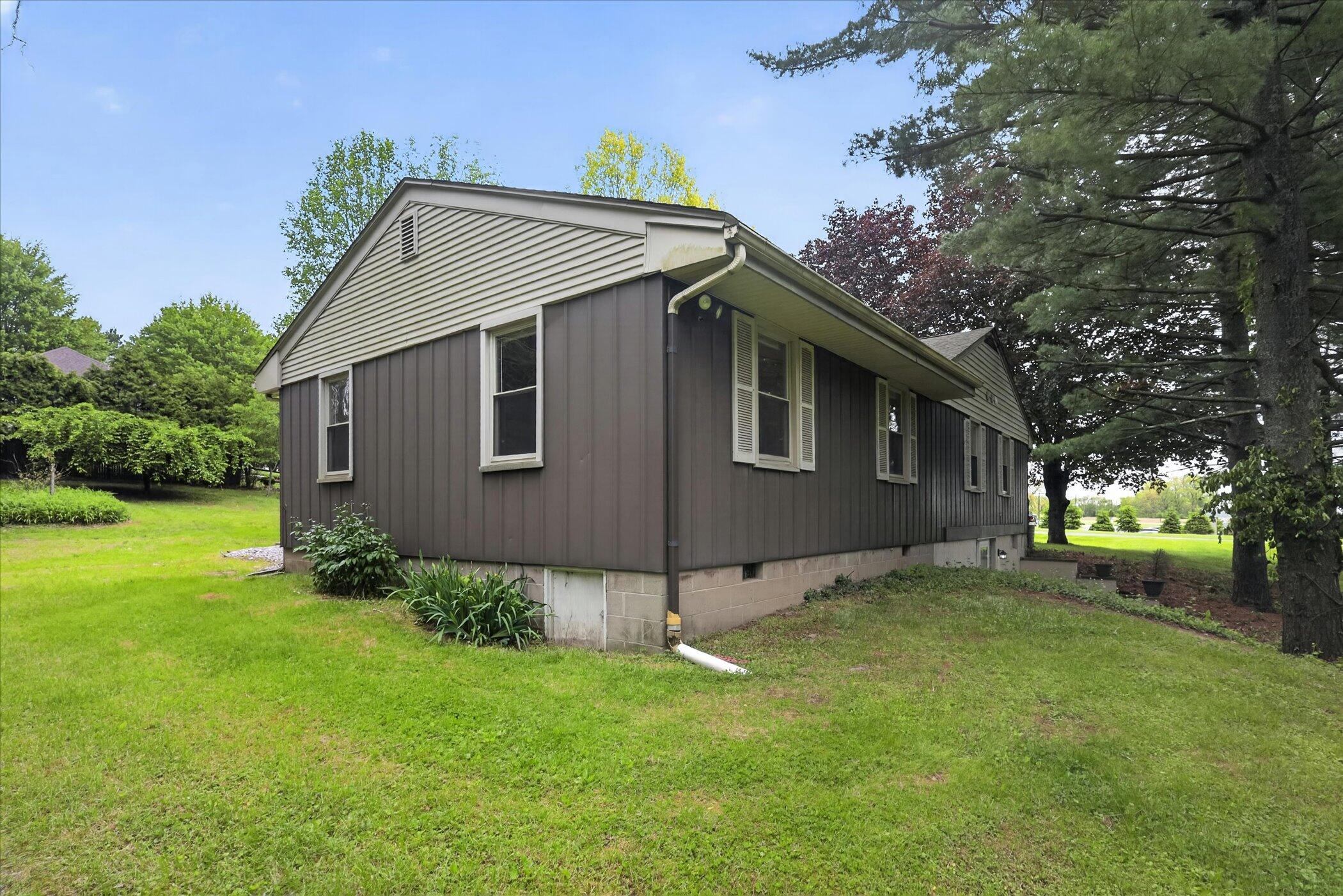 54851 N Pine Road, South Bend, IN 46628; Image #45