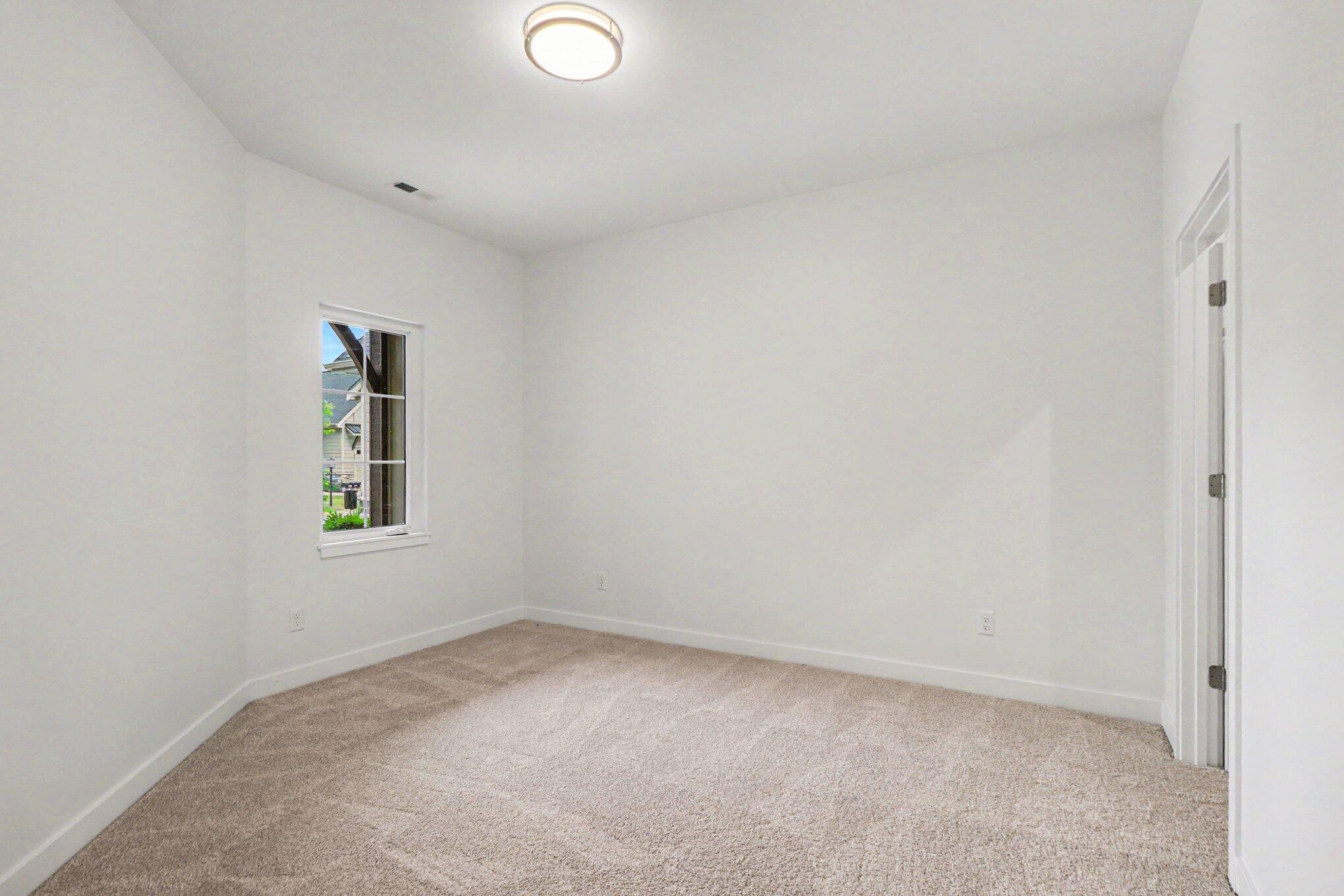 1907 E Woodglen Circle, Valparaiso, IN 46383; Image #10