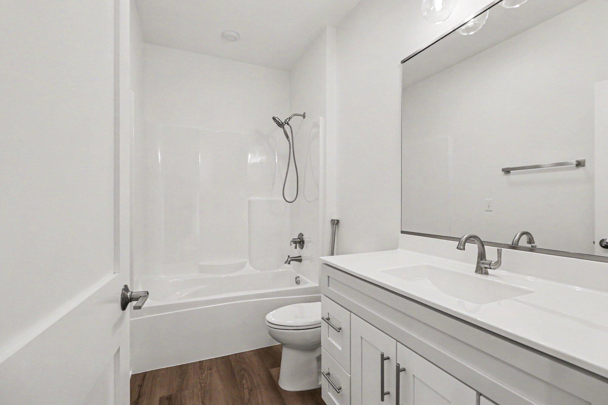 1907 E Woodglen Circle, Valparaiso, IN 46383; Image #11