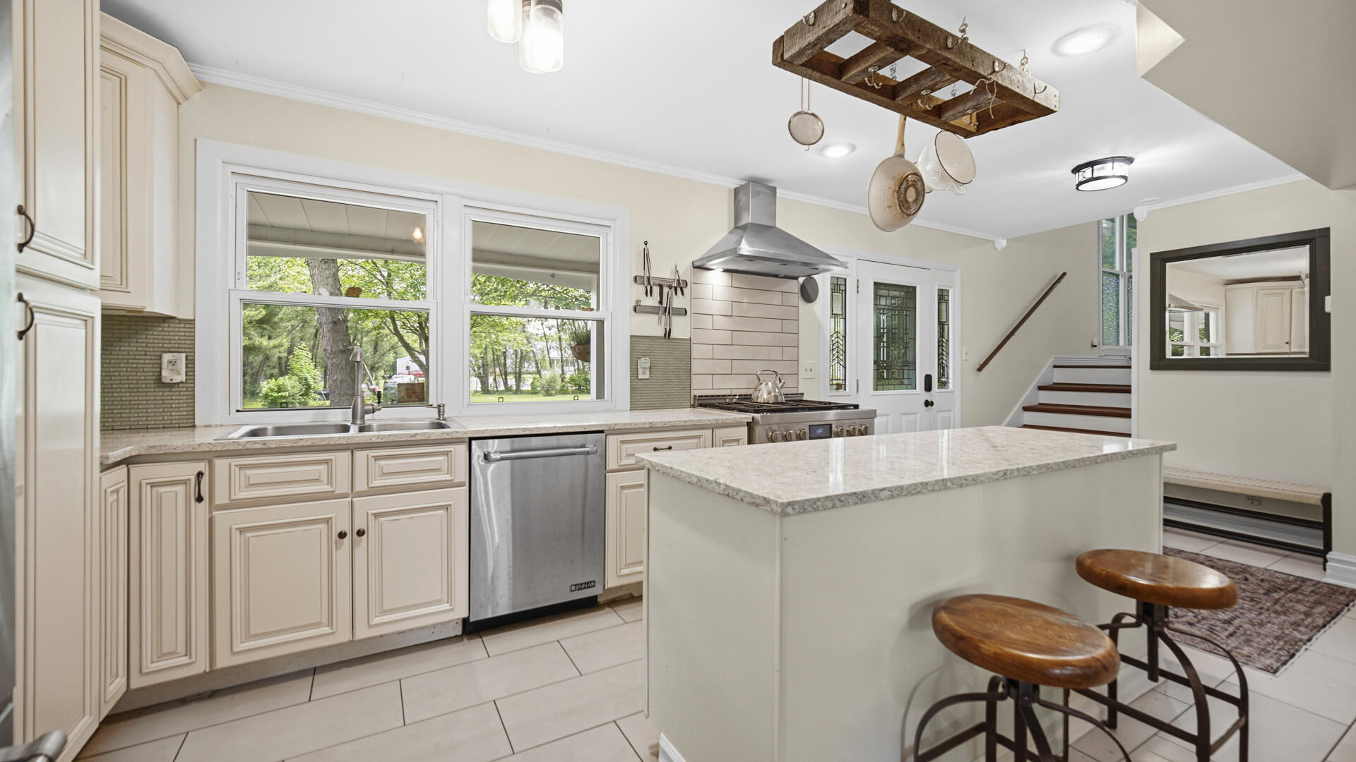 916 N County Line Road, Westville, IN 46391; Image #7