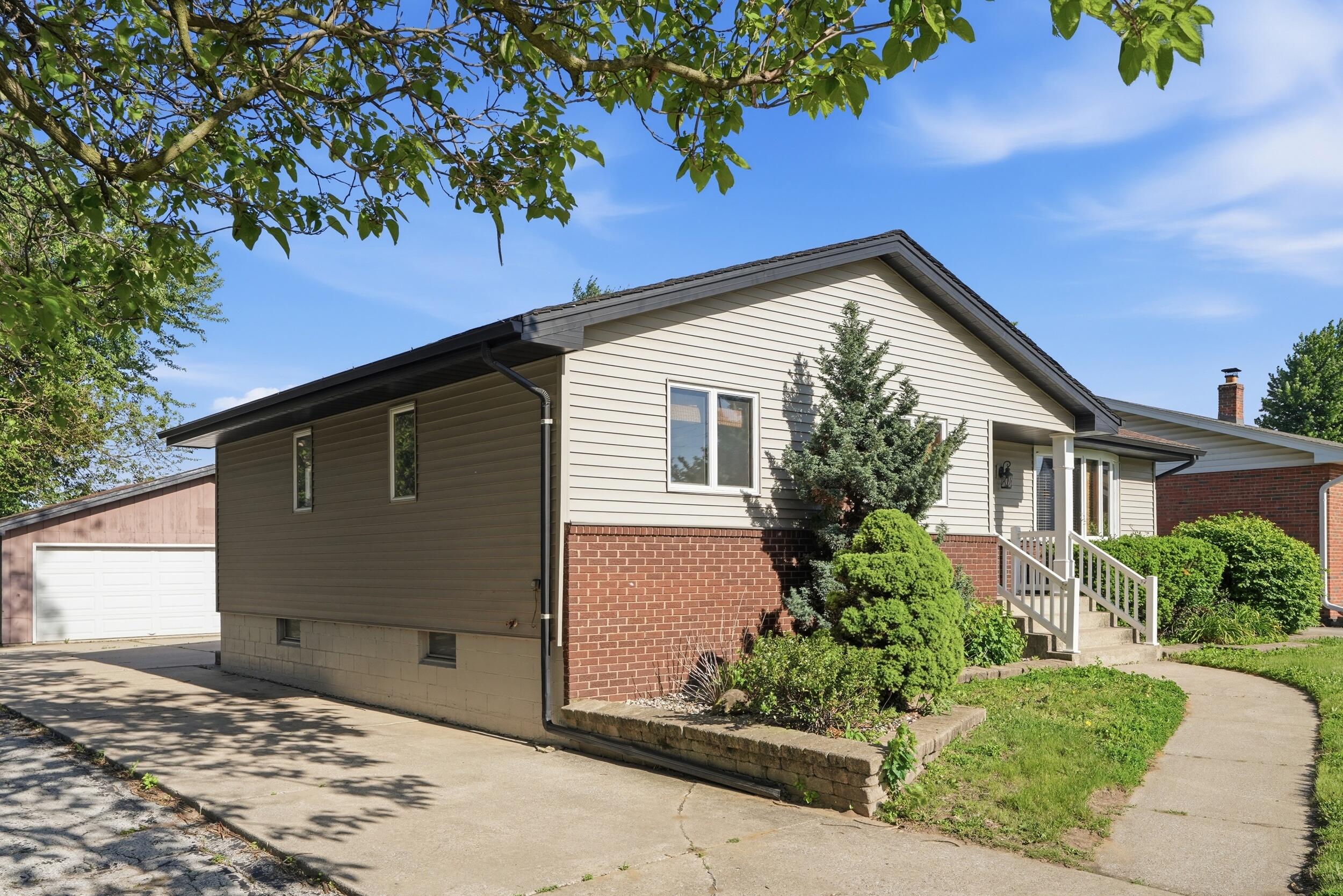 8147 Harrison Avenue, Munster, IN 46321; Image #2