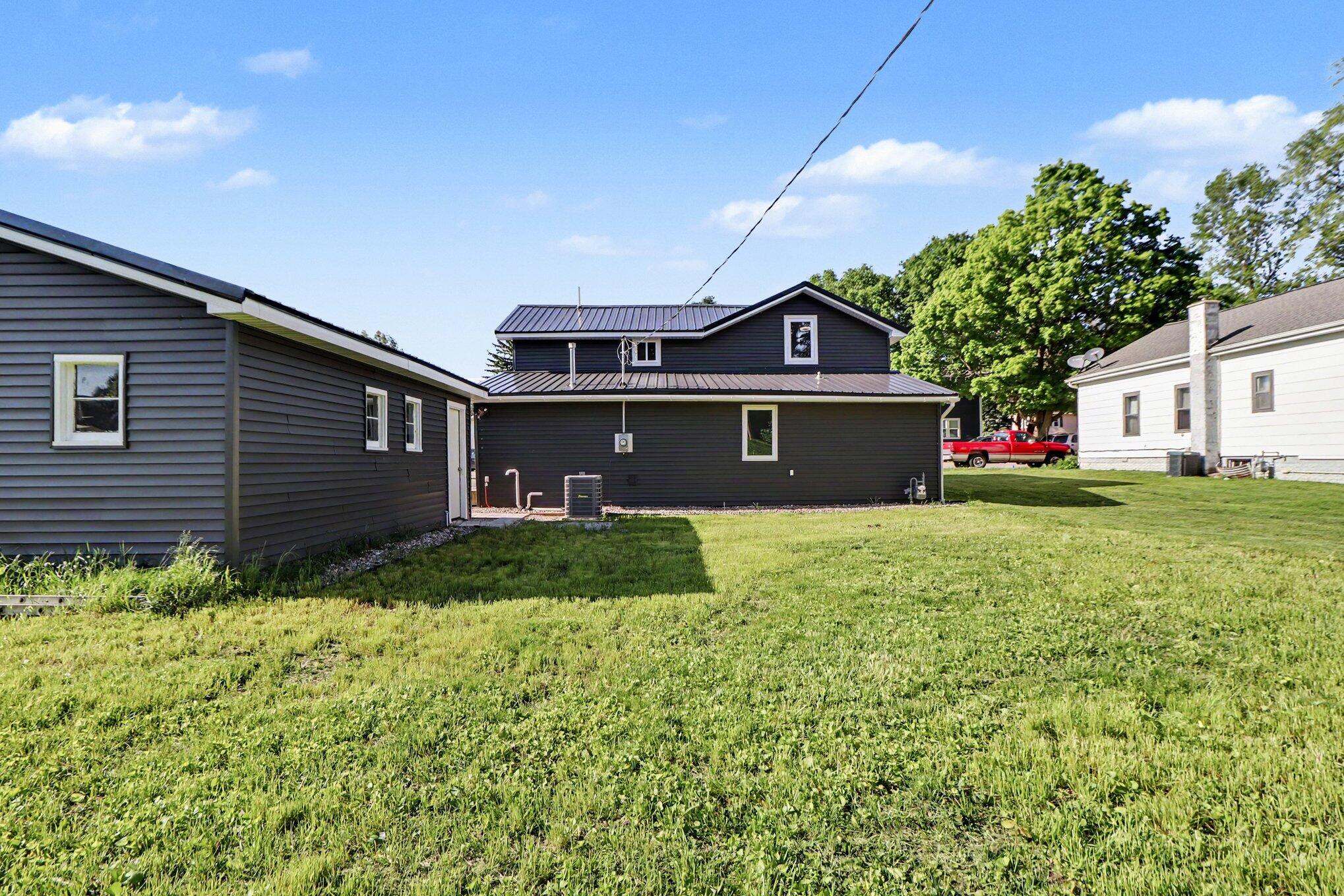 153 W Jefferson Street, Westville, IN 46391; Image #17