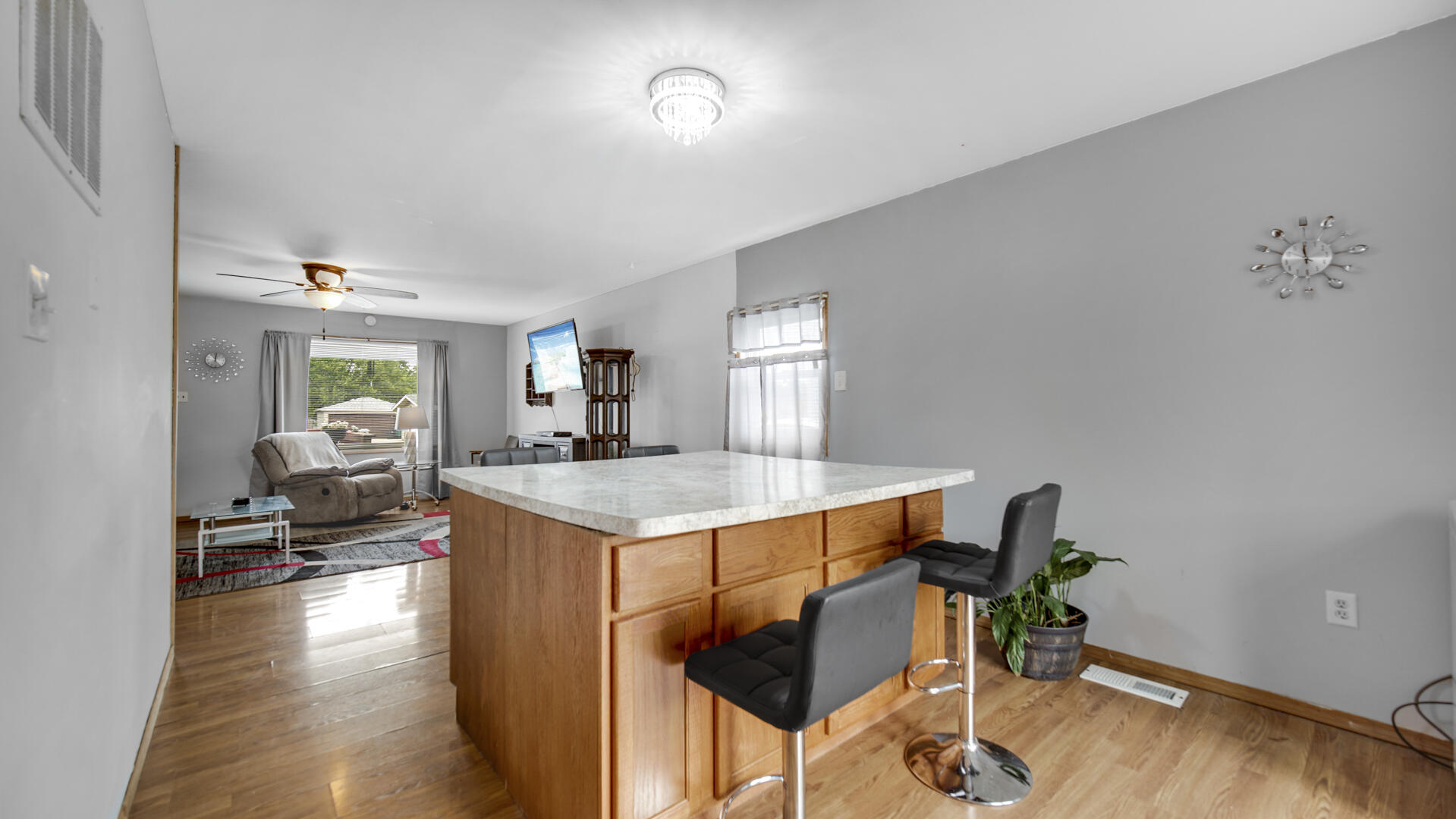 422 Saginaw Drive, Valparaiso, IN 46385; Image #6