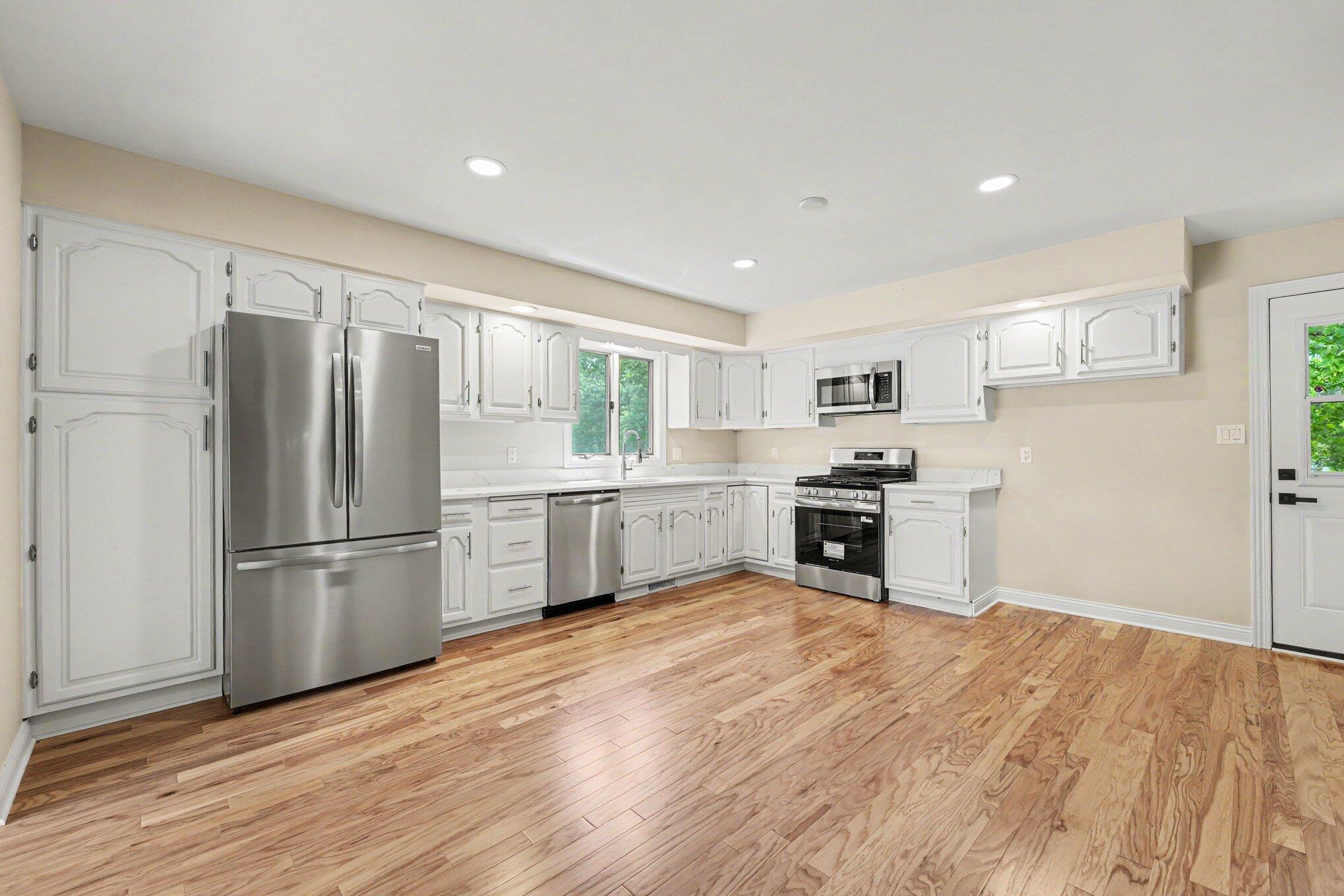 9792 W Oakridge Drive, St. John, IN 46373; Image #5