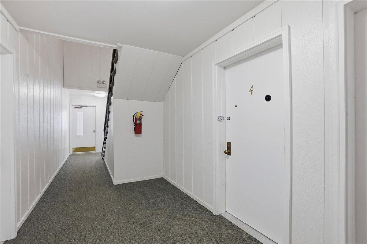 405 Old Stone Road, Munster, IN #E4, 46321; Image #2
