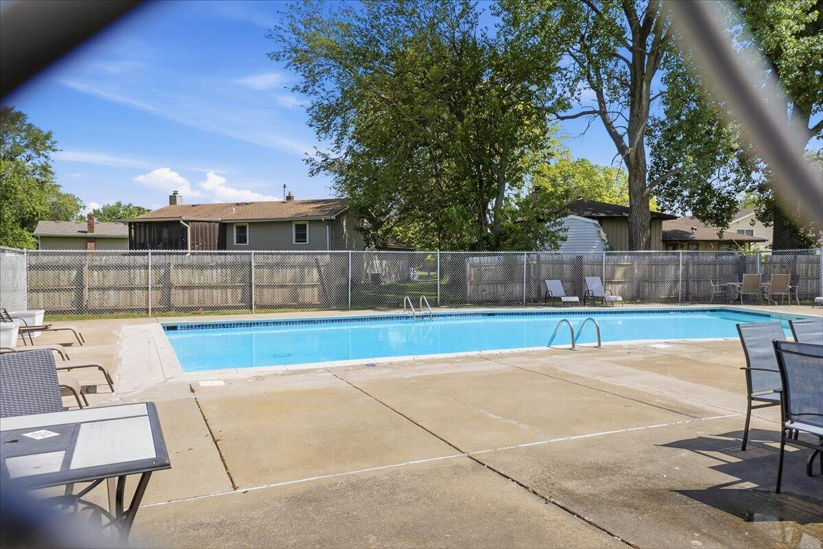 405 Old Stone Road, Munster, IN #E4, 46321; Image #25
