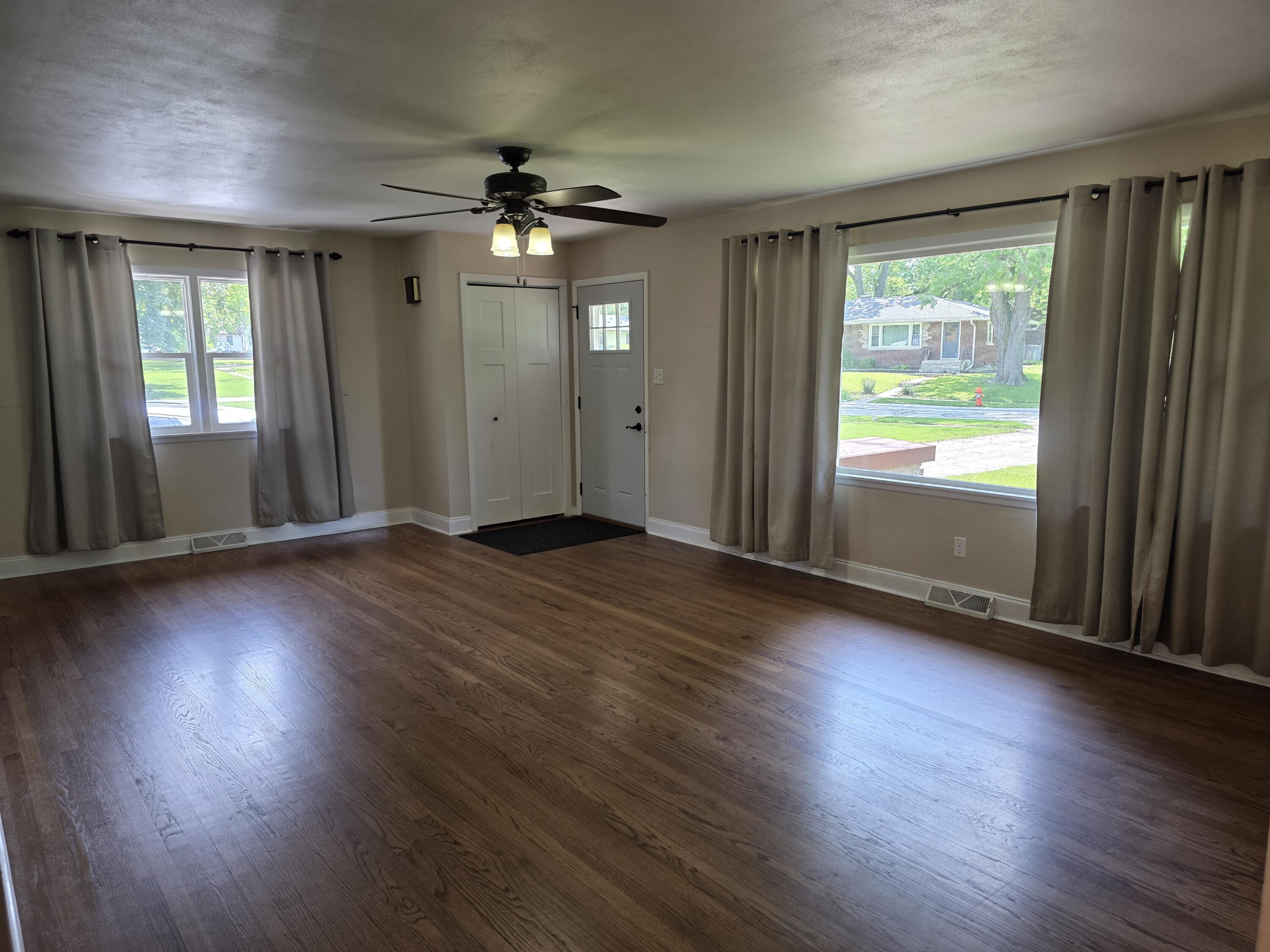 405 Fairview Avenue, Crown Point, IN 46307; Image #6