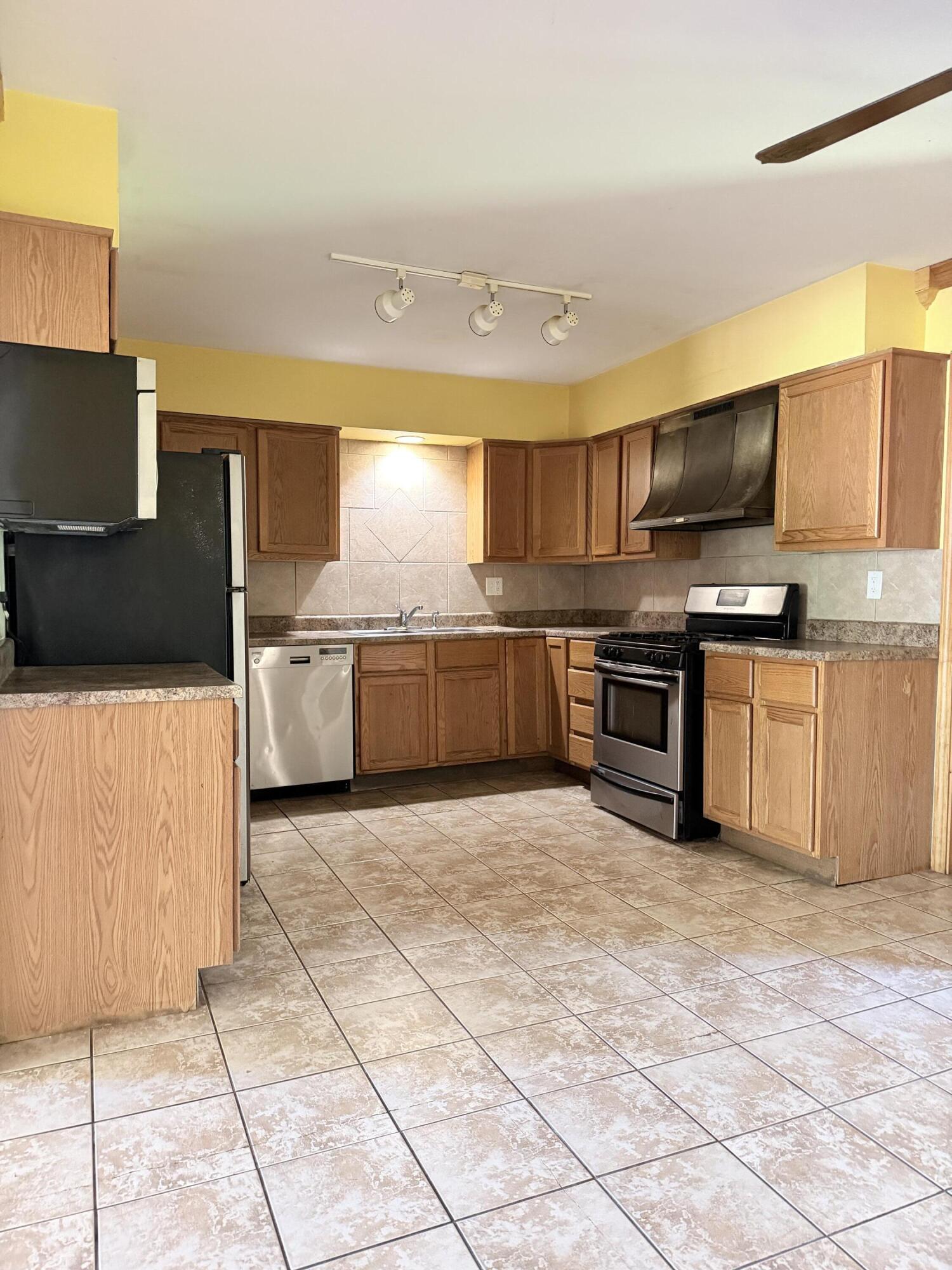 2880 Oklahoma Street, Lake Station, IN 46405; Image #7