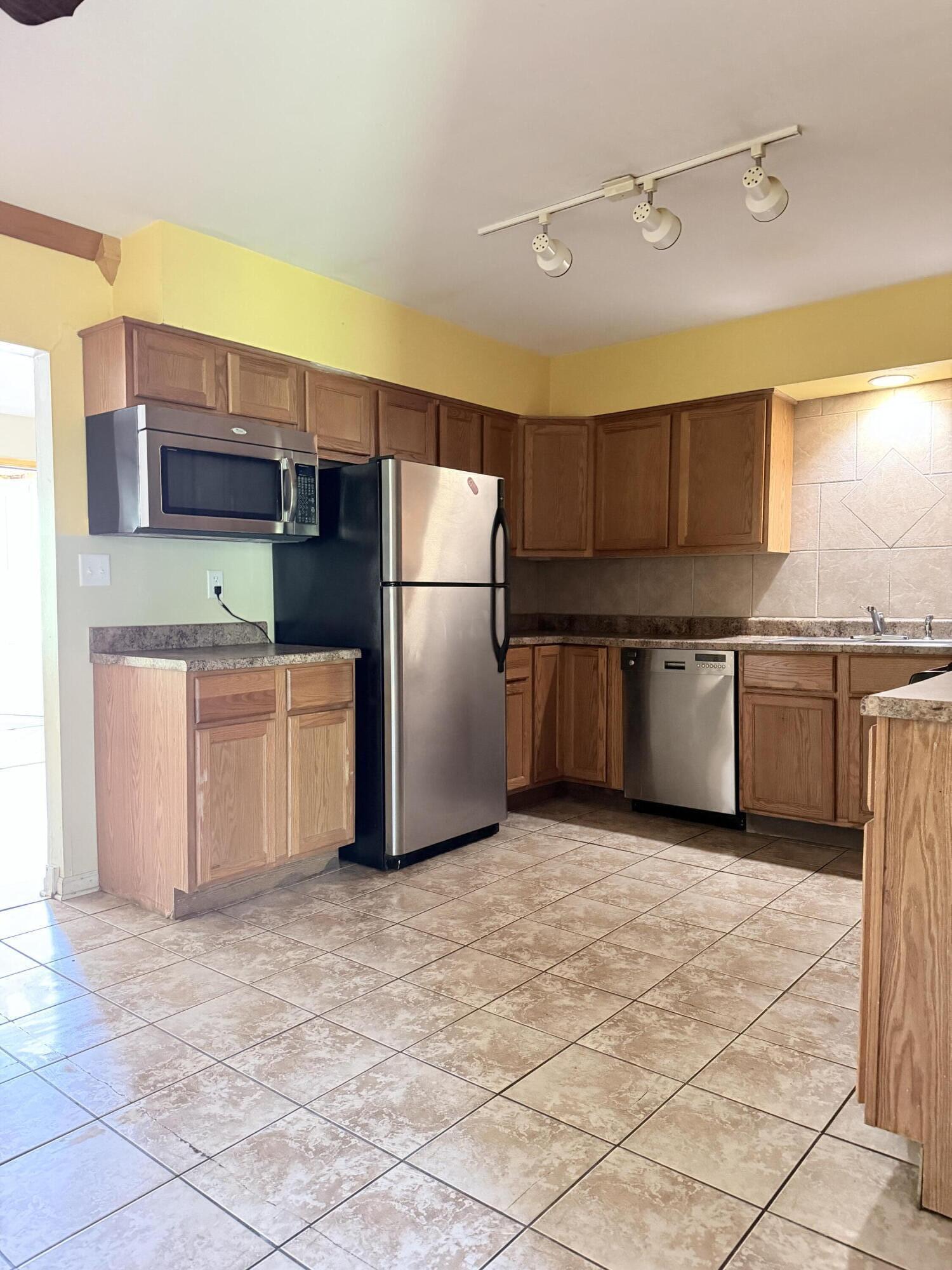 2880 Oklahoma Street, Lake Station, IN 46405; Image #8