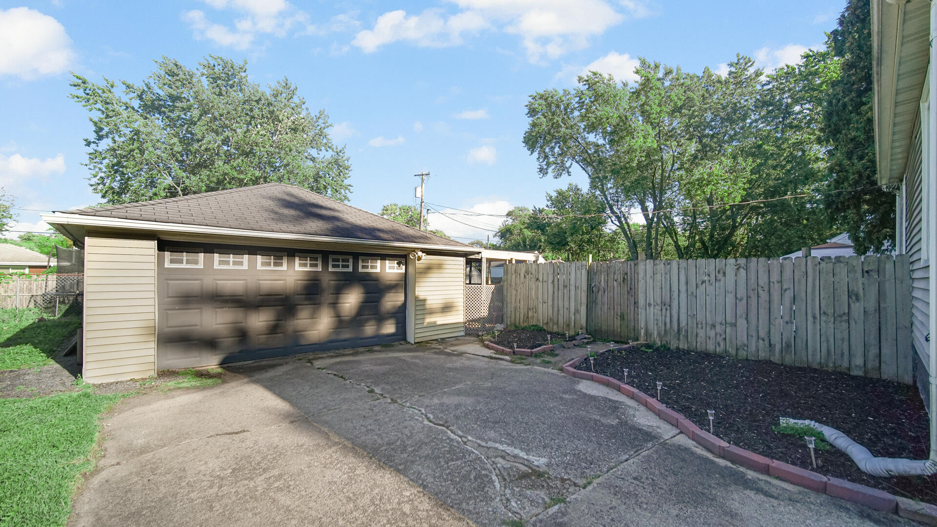 8235 Ellsworth Court, Merrillville, IN 46410; Image #4