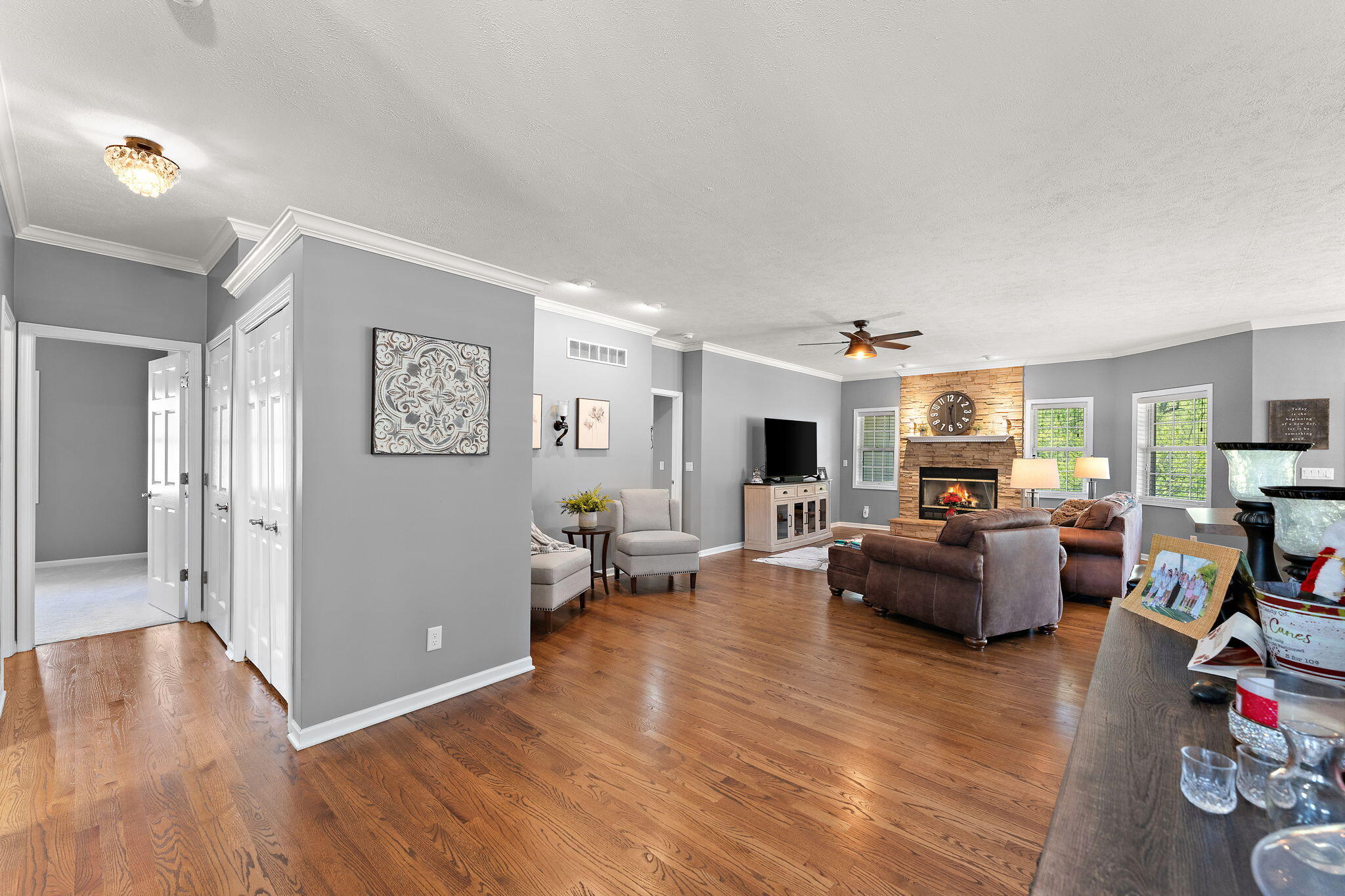 889 Clearwater Cove W, Crown Point, IN 46307; Image #5