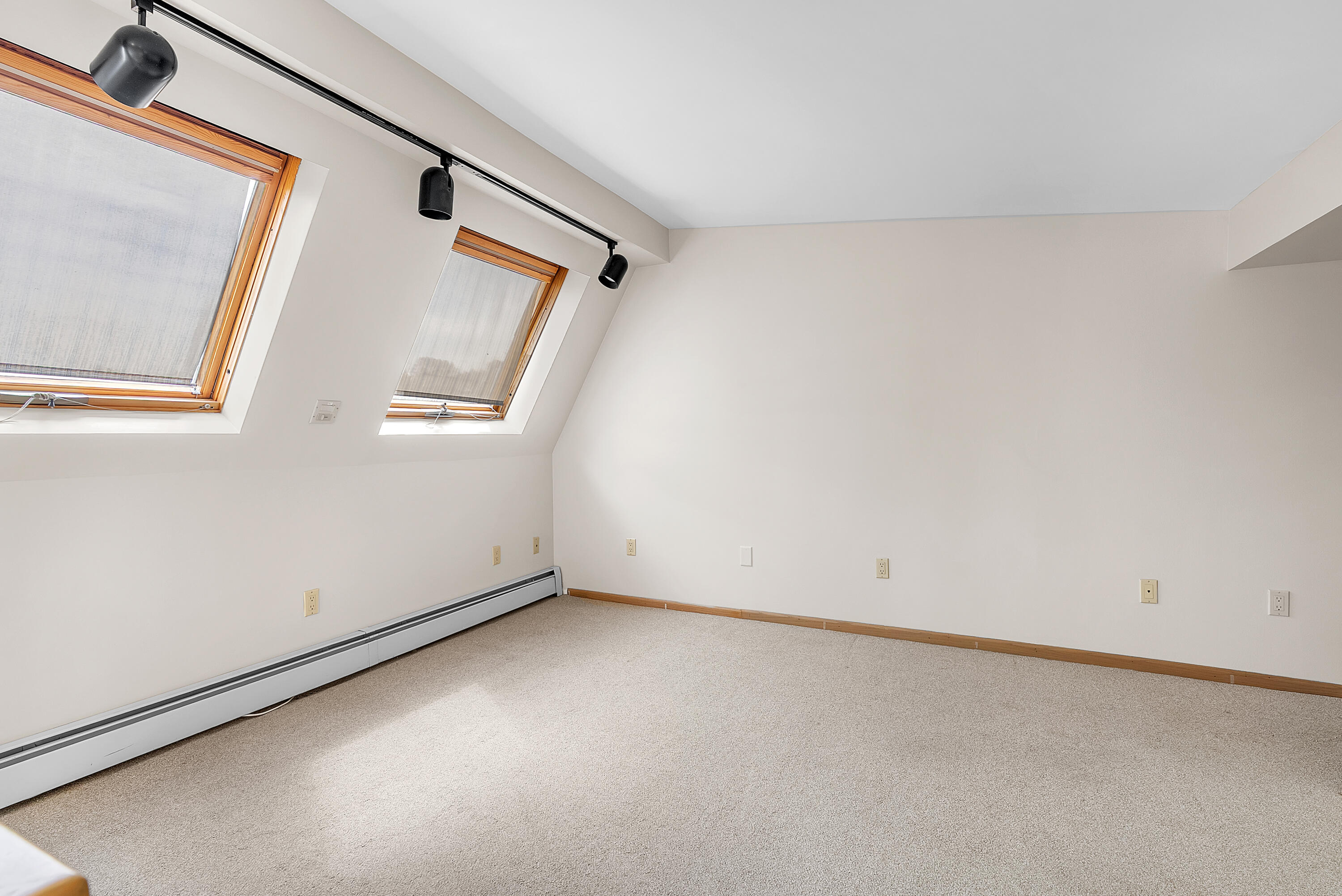 10 S Vine Drive, Hebron, IN 46341; Image #44