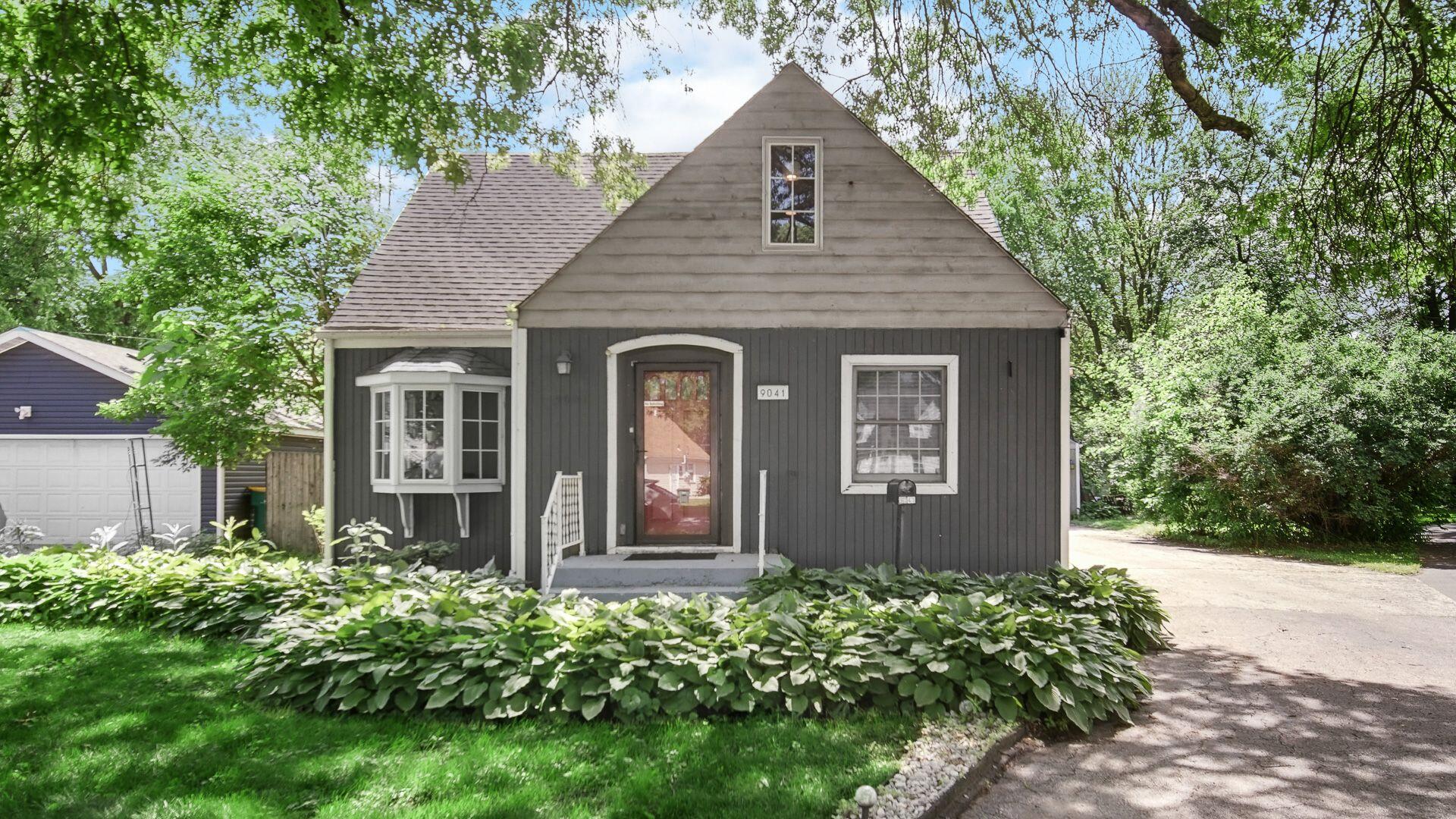 9041 Revere Court, Munster, IN 46321; Image #2