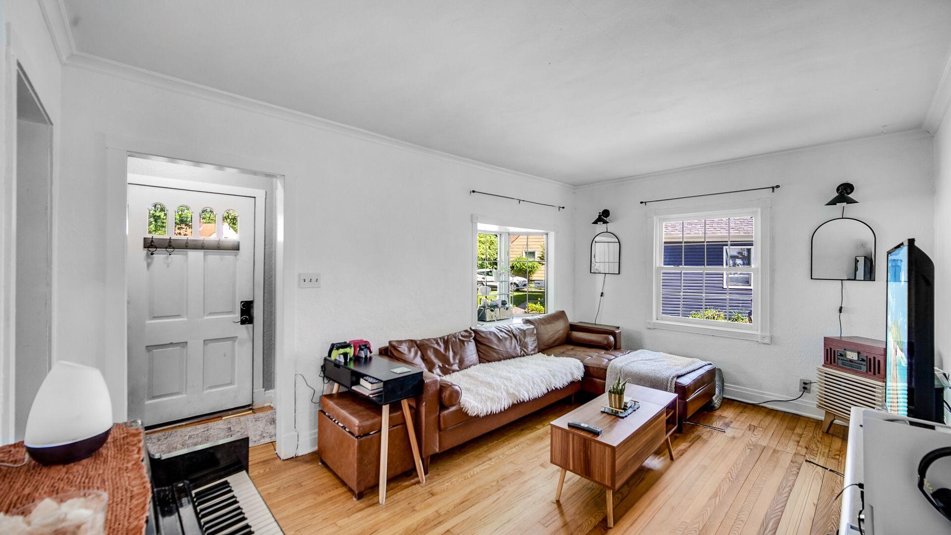 9041 Revere Court, Munster, IN 46321; Image #4