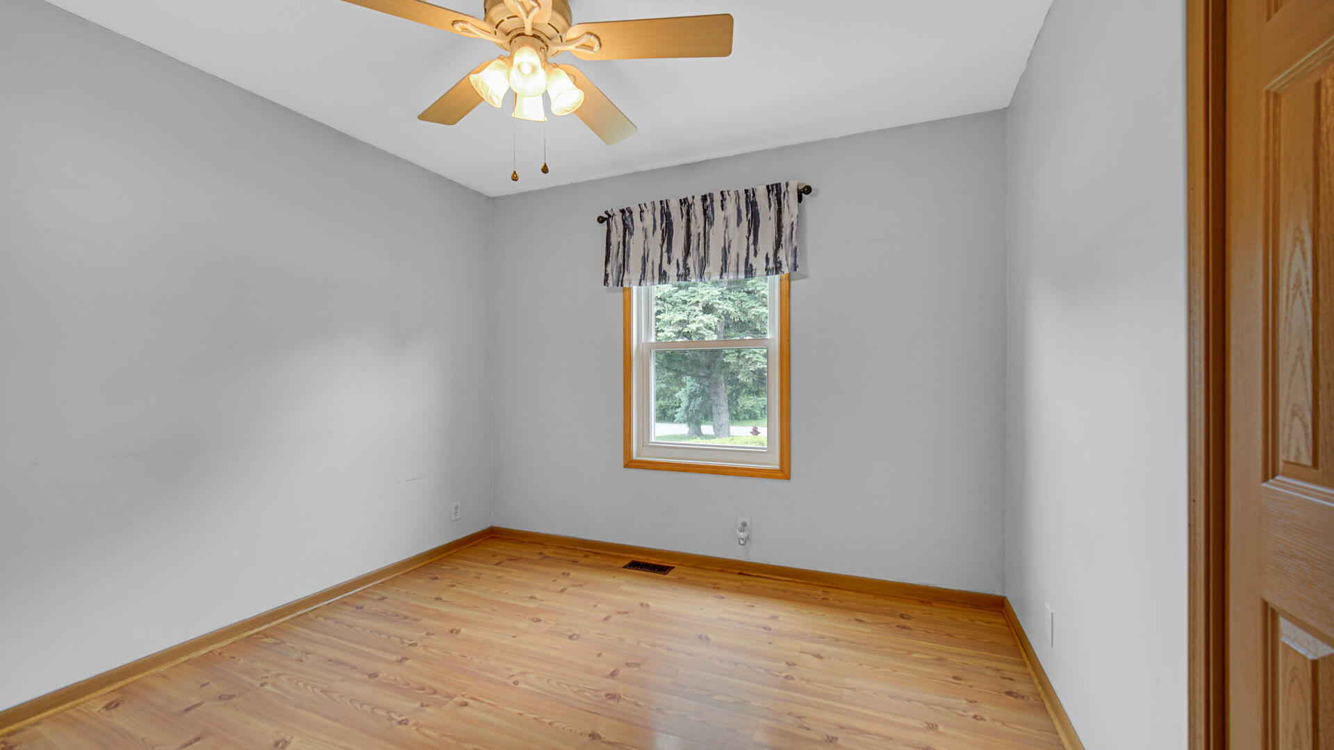 329 Dogwood Street NW, DeMotte, IN 46310; Image #16