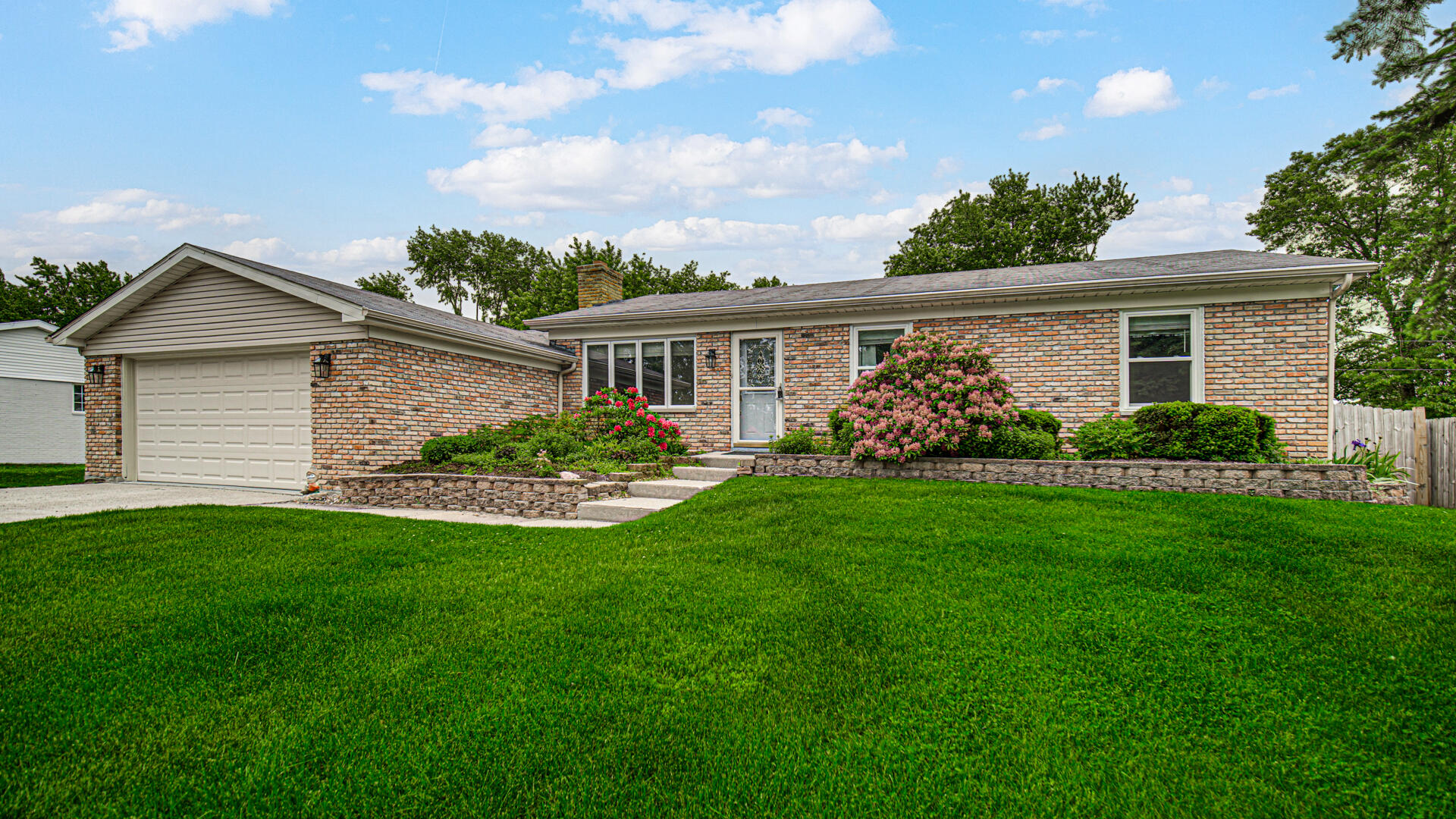 329 Dogwood Street NW, DeMotte, IN 46310; Image #3