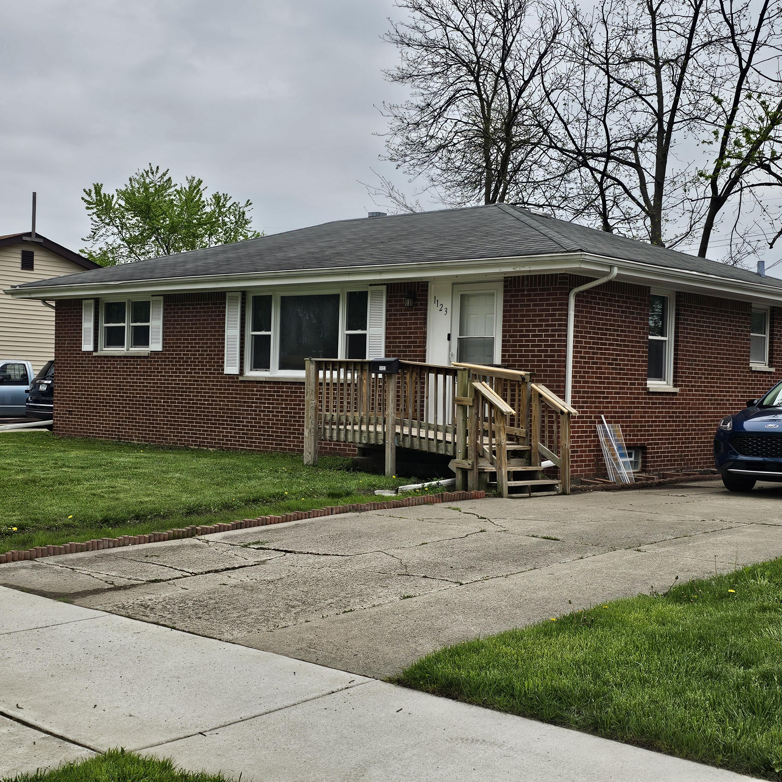 1123 N Wood Street, Griffith, IN 46319; Image #2