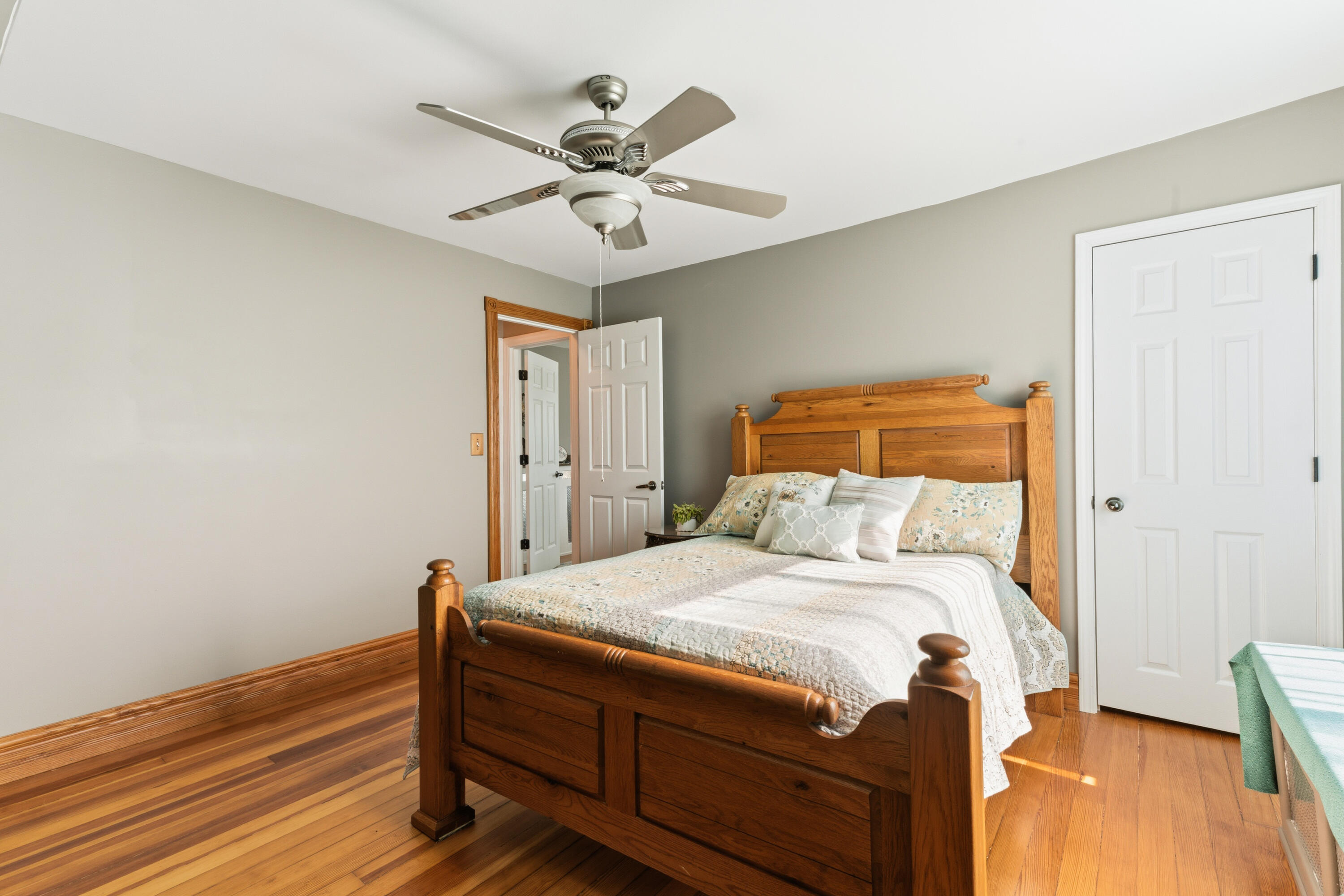 1122 Devonshire Street, Hobart, IN 46342; Image #16