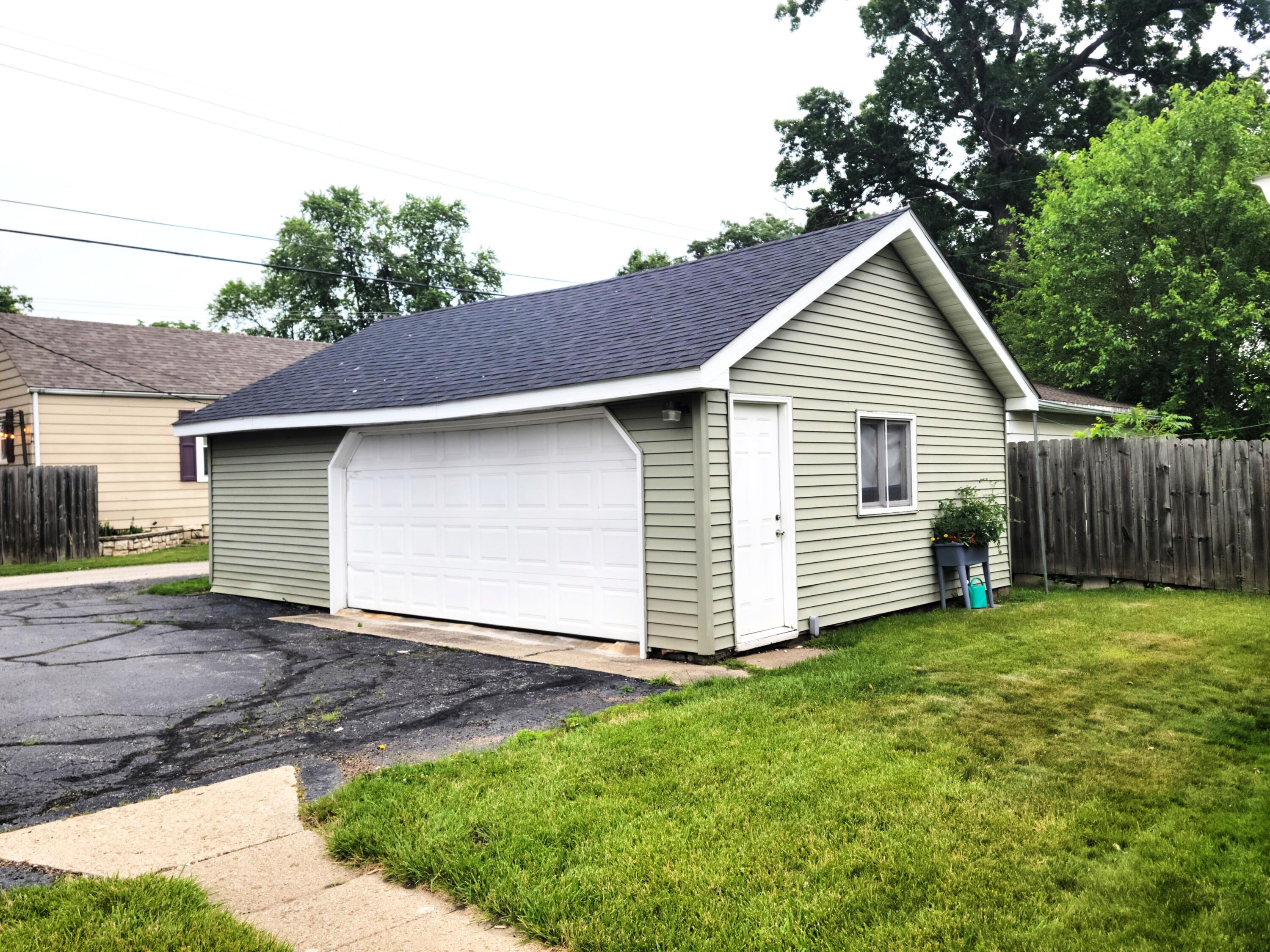 1122 Devonshire Street, Hobart, IN 46342; Image #27