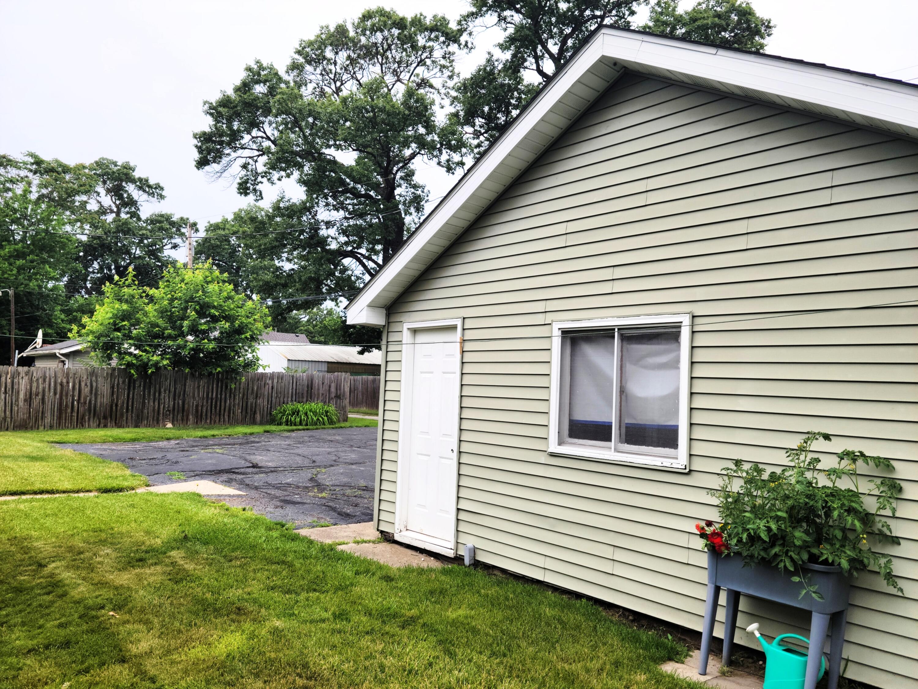 1122 Devonshire Street, Hobart, IN 46342; Image #28