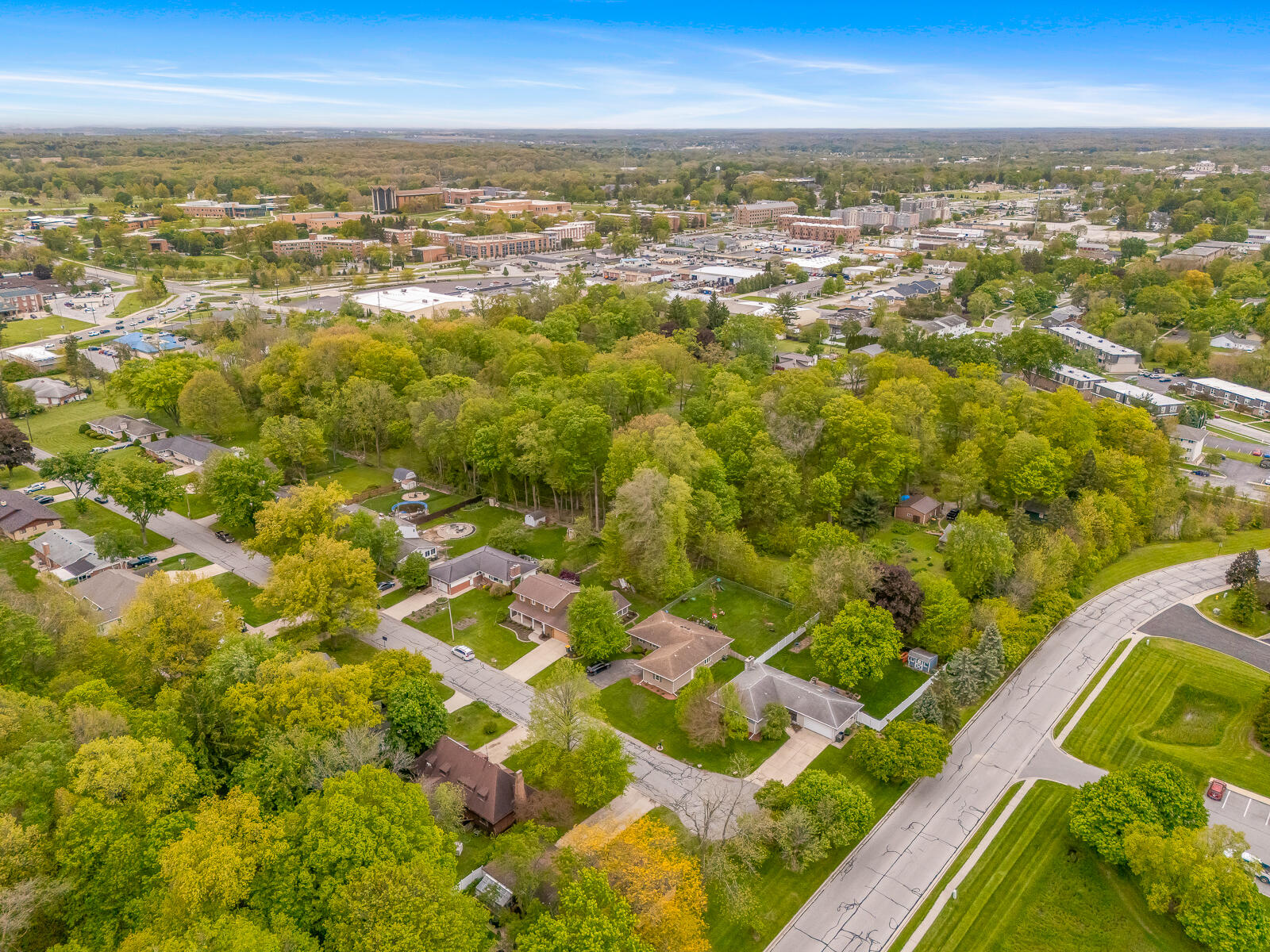 203 Mayfield Avenue, Valparaiso, IN 46383; Image #41