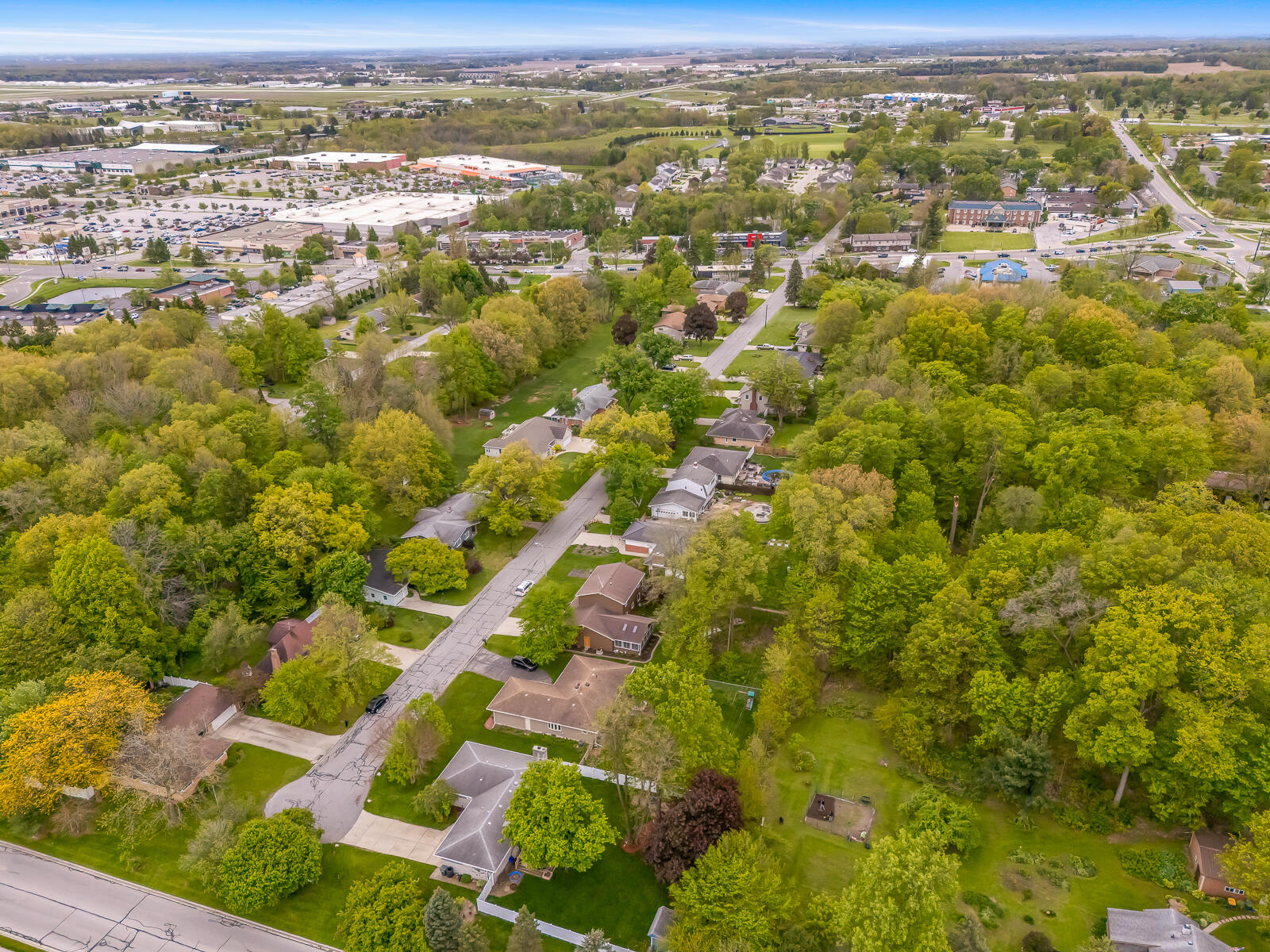 203 Mayfield Avenue, Valparaiso, IN 46383; Image #42