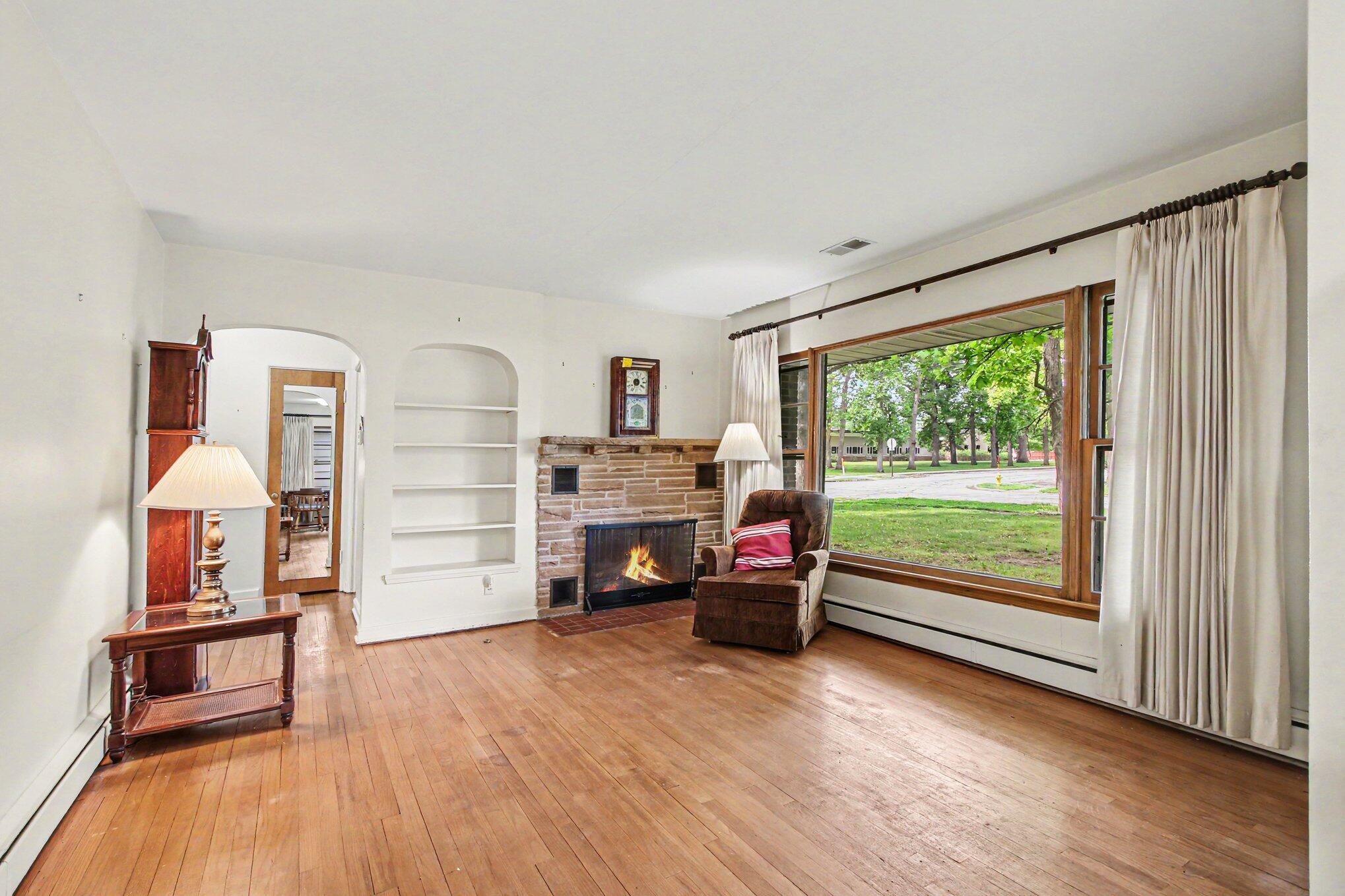 1702 Napoleon Street, Valparaiso, IN 46383; Image #2