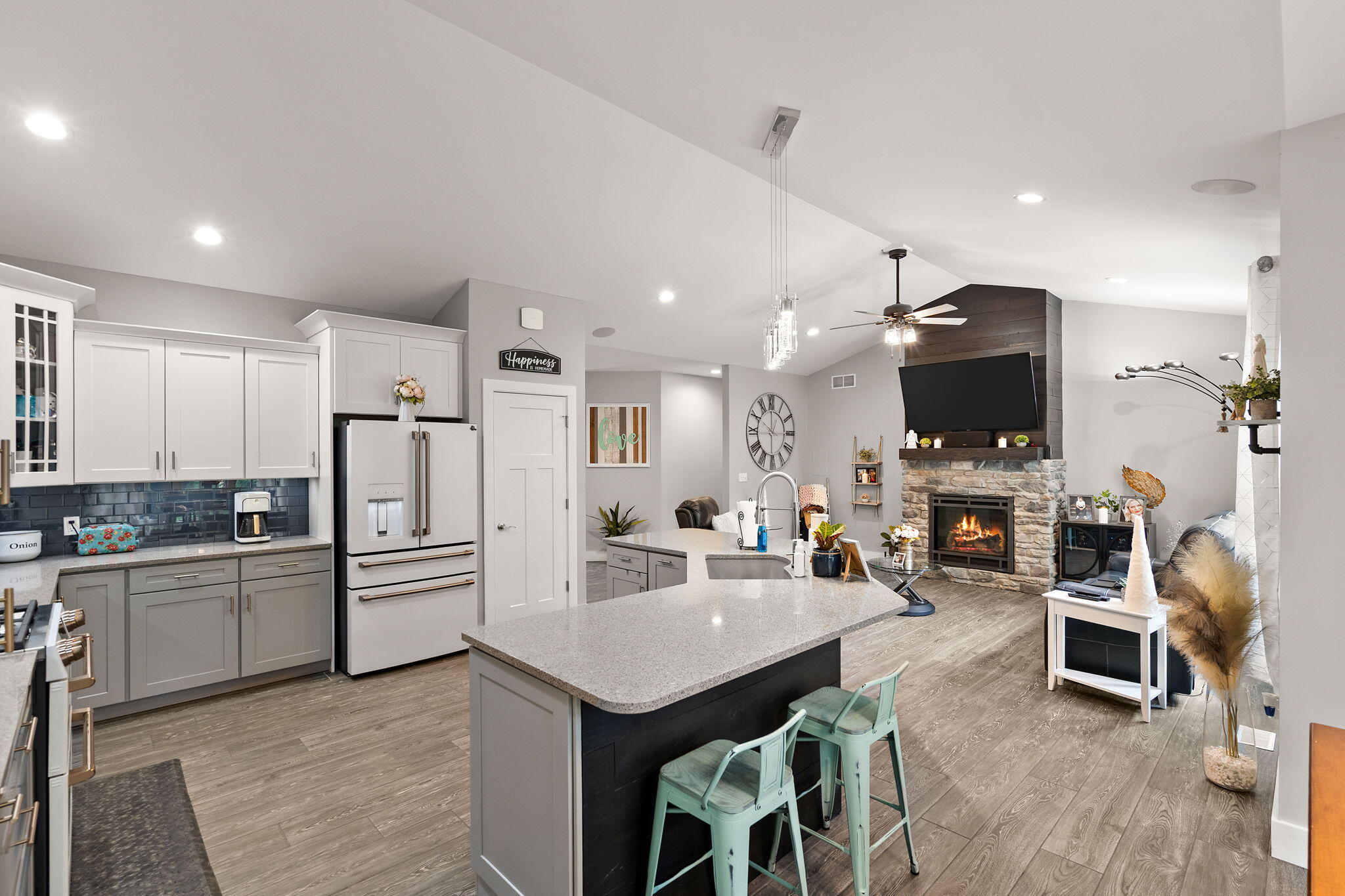10186 Rustic Drive, DeMotte, IN 46310; Image #12