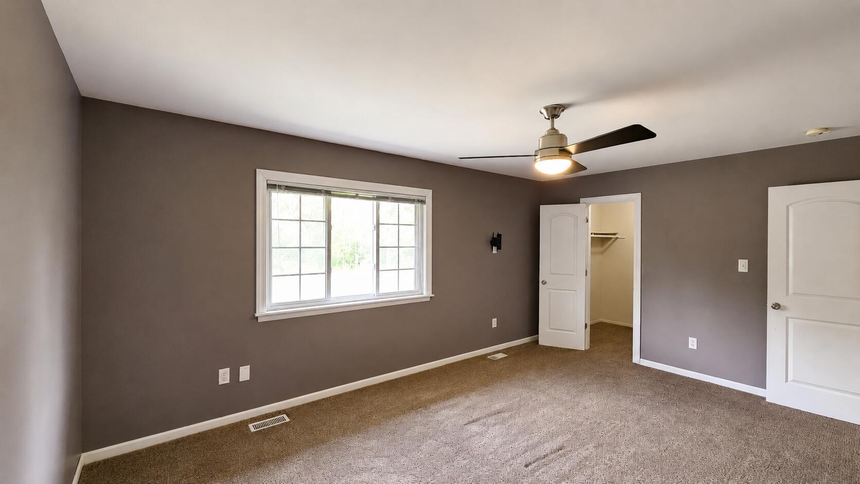 8327 Fairbanks Street, Crown Point, IN #4c, 46307; Image #17