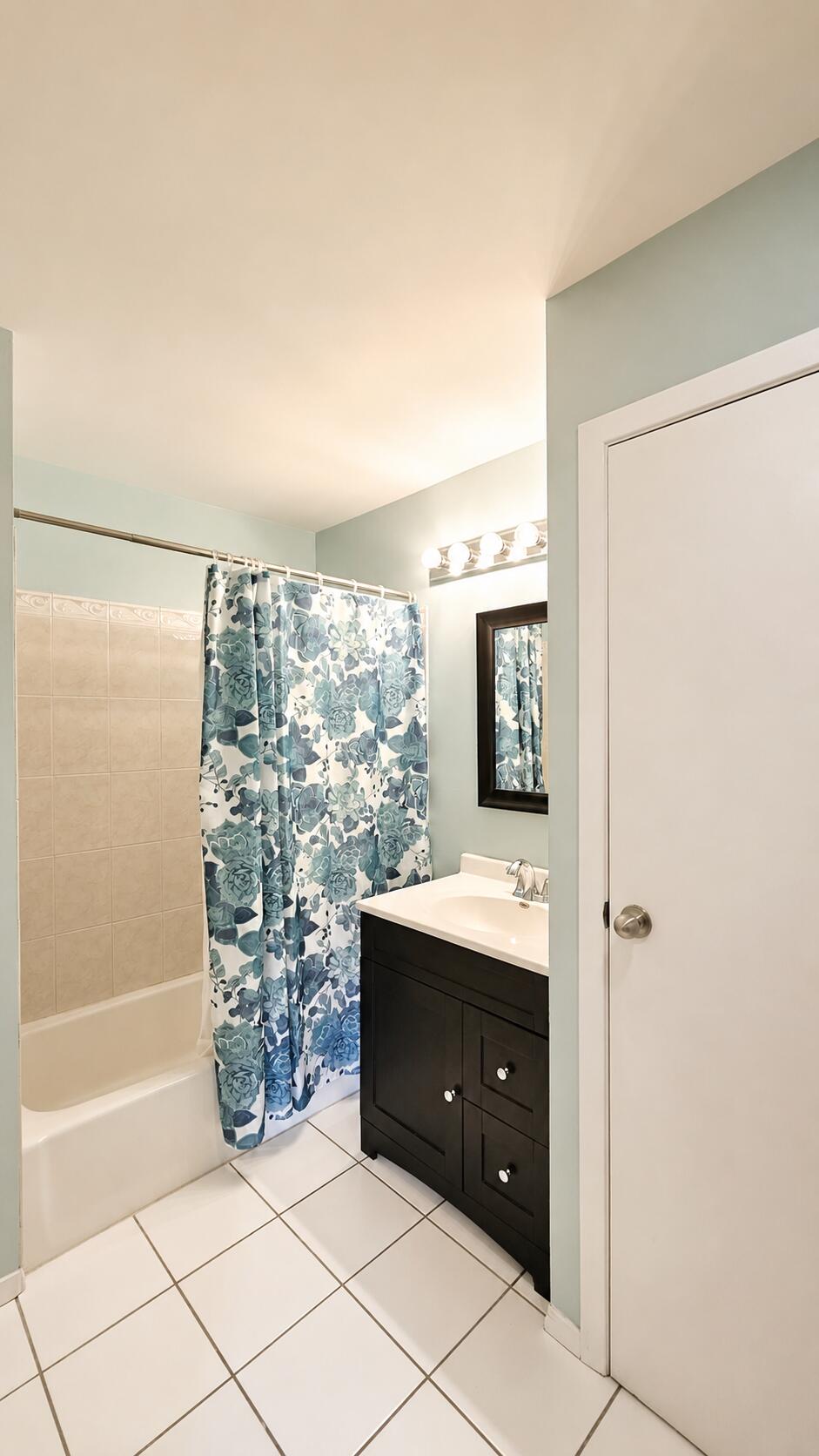 8327 Fairbanks Street, Crown Point, IN #4c, 46307; Image #25
