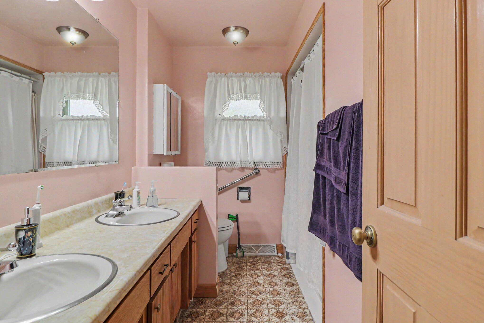 305 W 35th Avenue, Griffith, IN 46319; Image #12