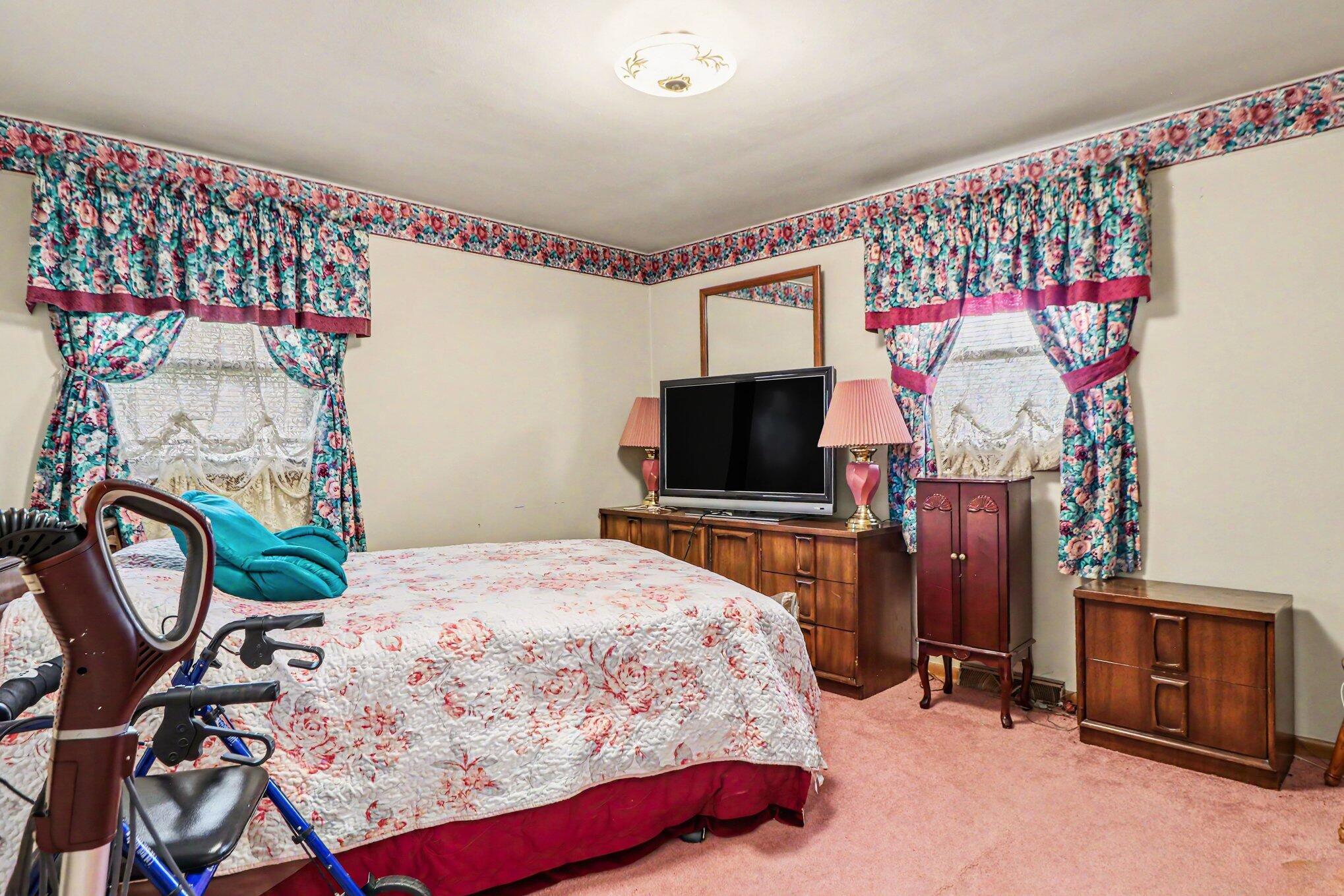 305 W 35th Avenue, Griffith, IN 46319; Image #13