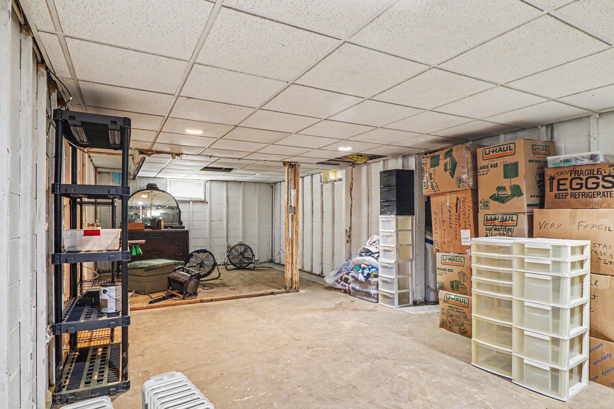 305 W 35th Avenue, Griffith, IN 46319; Image #18