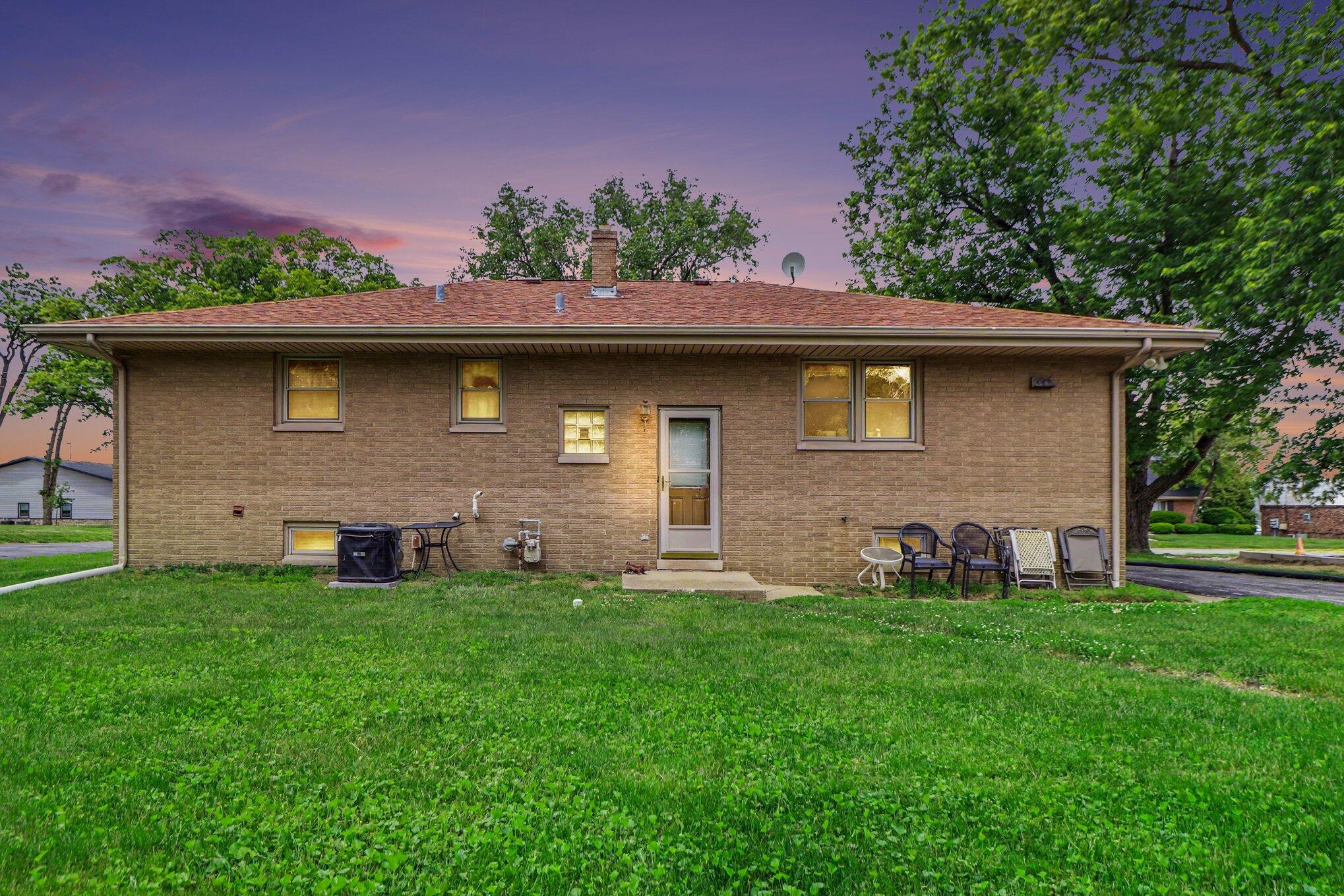 305 W 35th Avenue, Griffith, IN 46319; Image #3