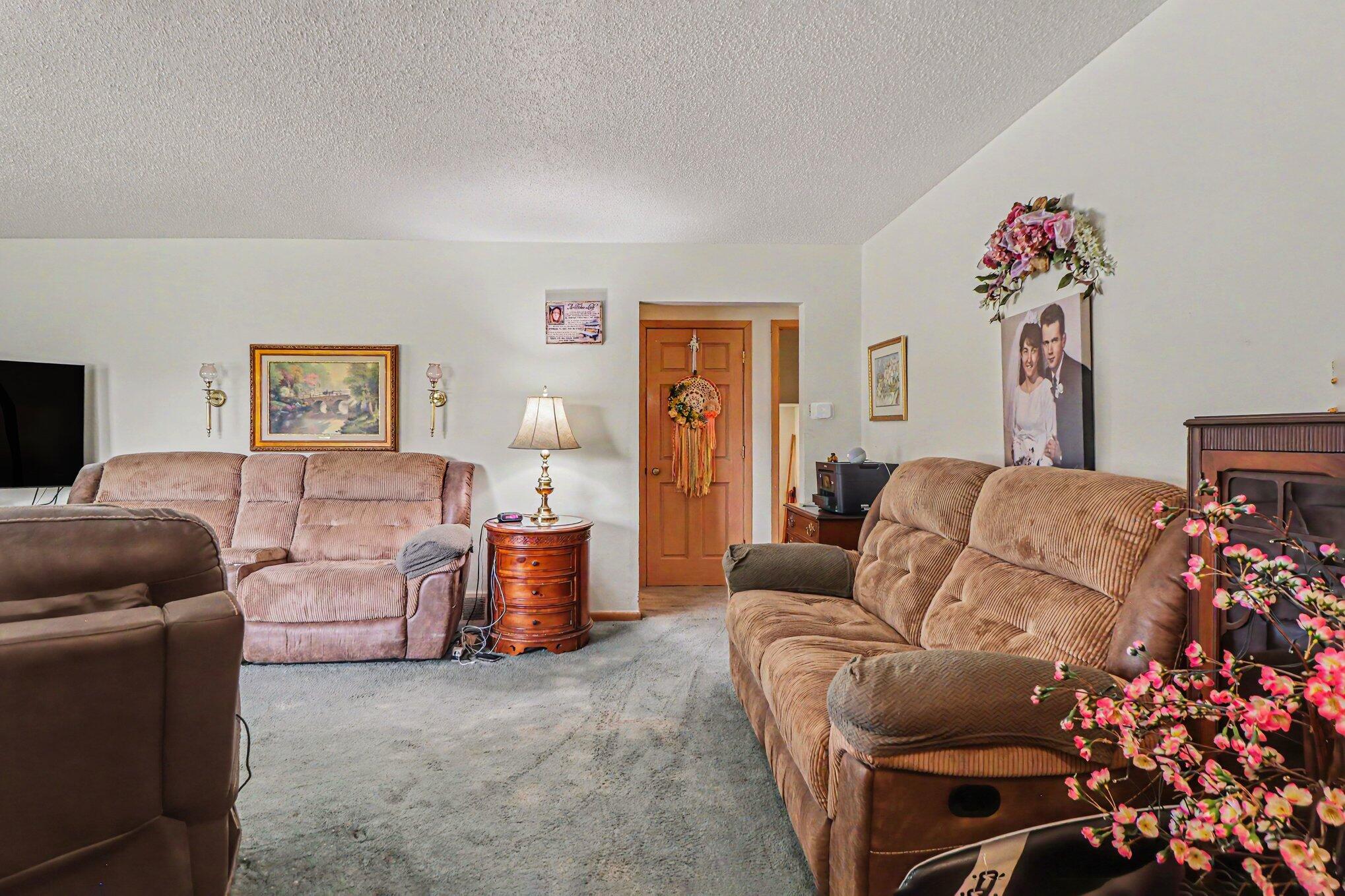 305 W 35th Avenue, Griffith, IN 46319; Image #5