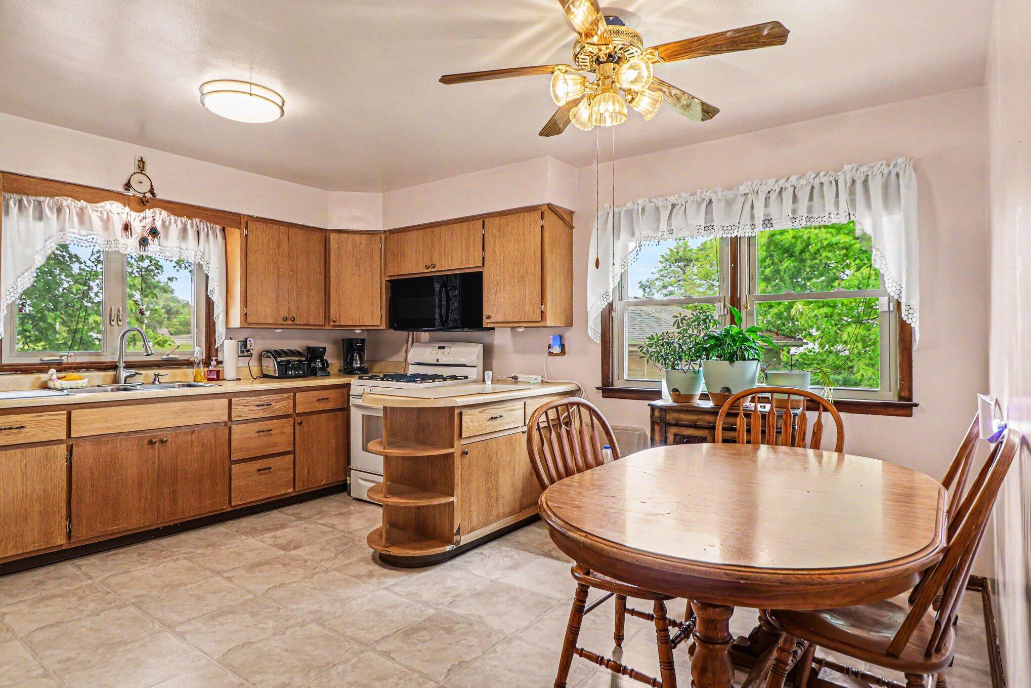 305 W 35th Avenue, Griffith, IN 46319; Image #7