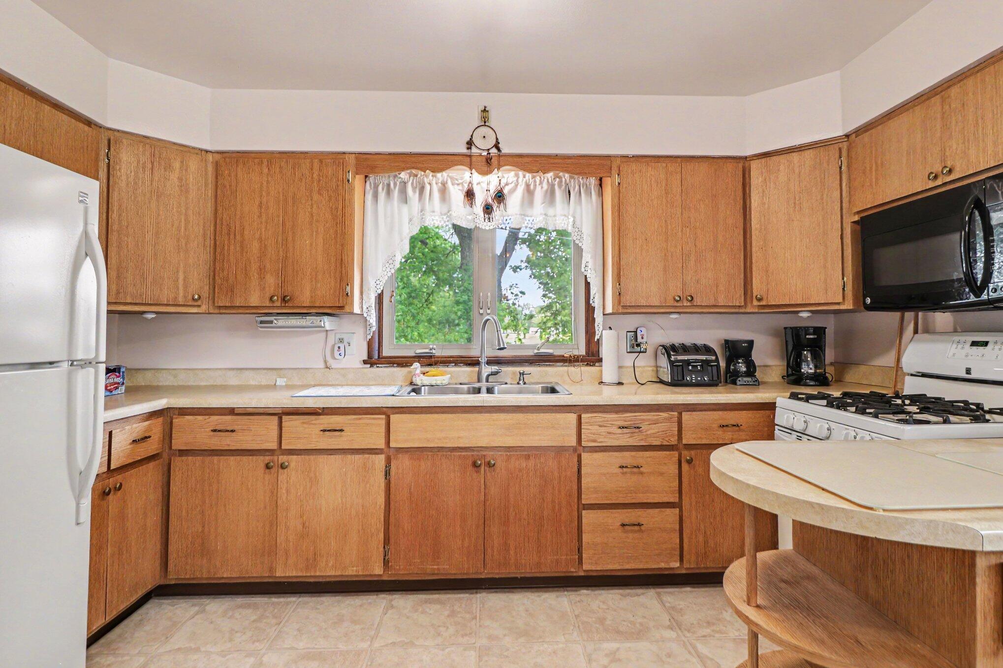 305 W 35th Avenue, Griffith, IN 46319; Image #8