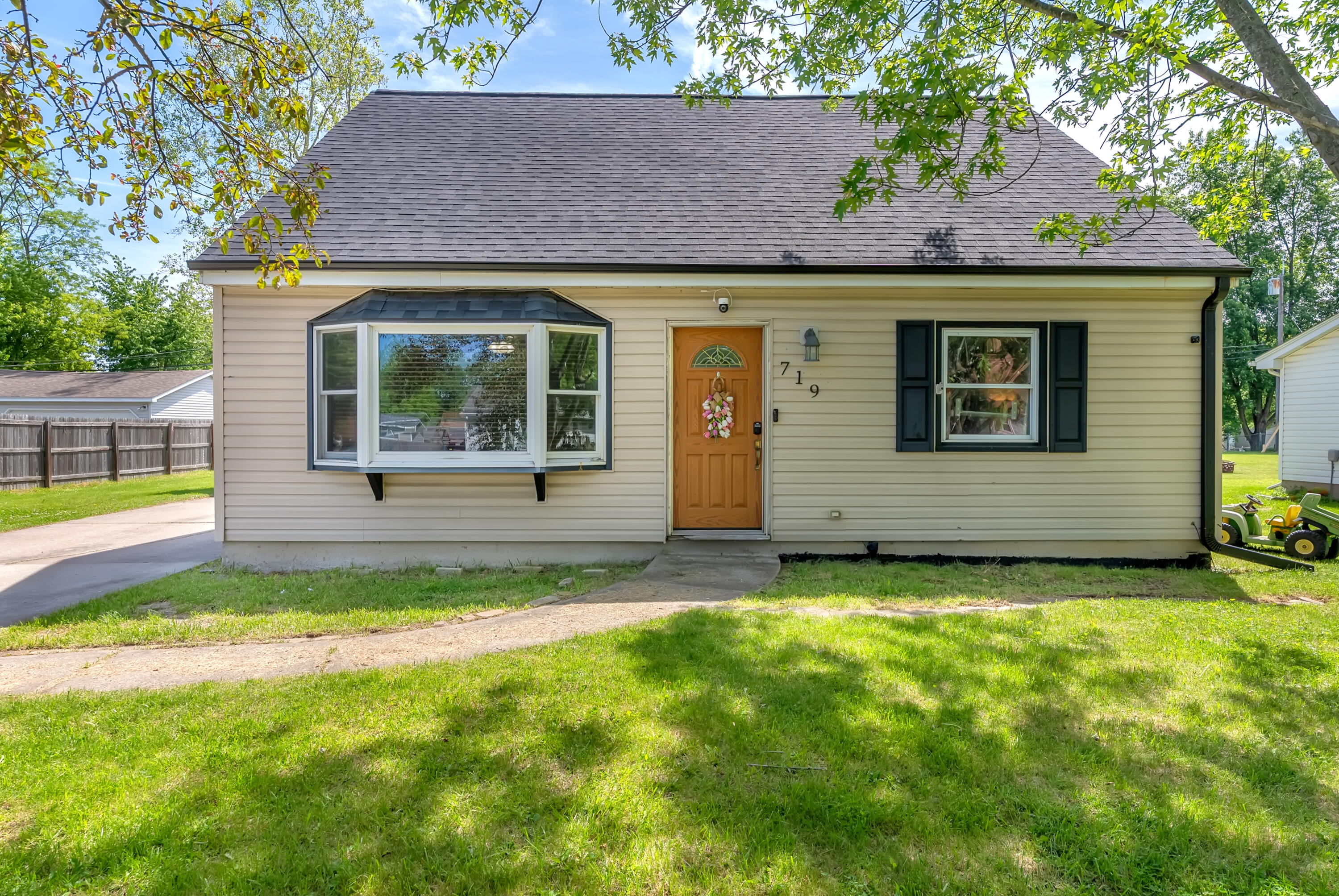 719 Capitol Road, Valparaiso, IN 46385; Image #3