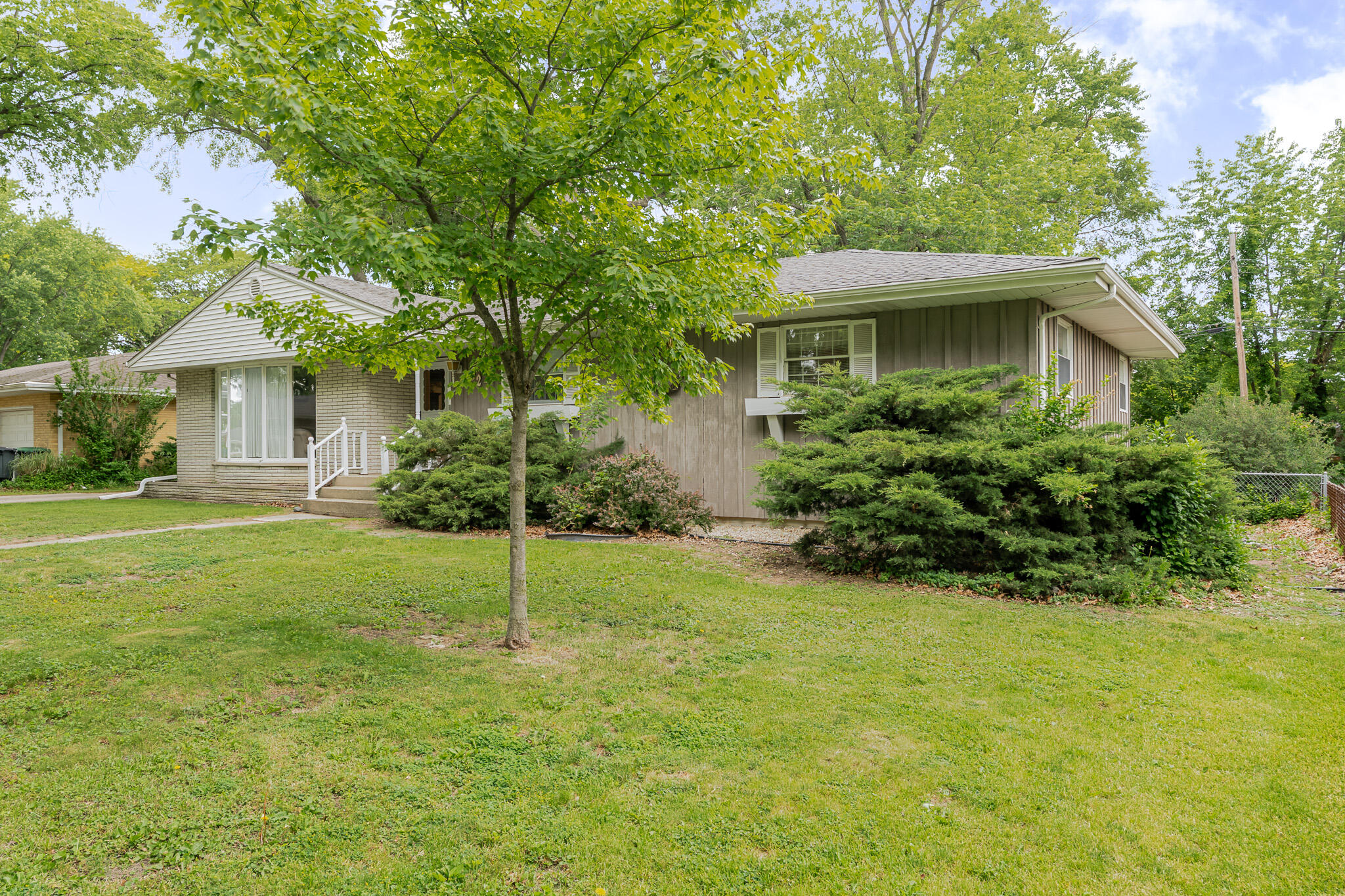 327 Softwood Drive, Hobart, IN 46342; Image #3